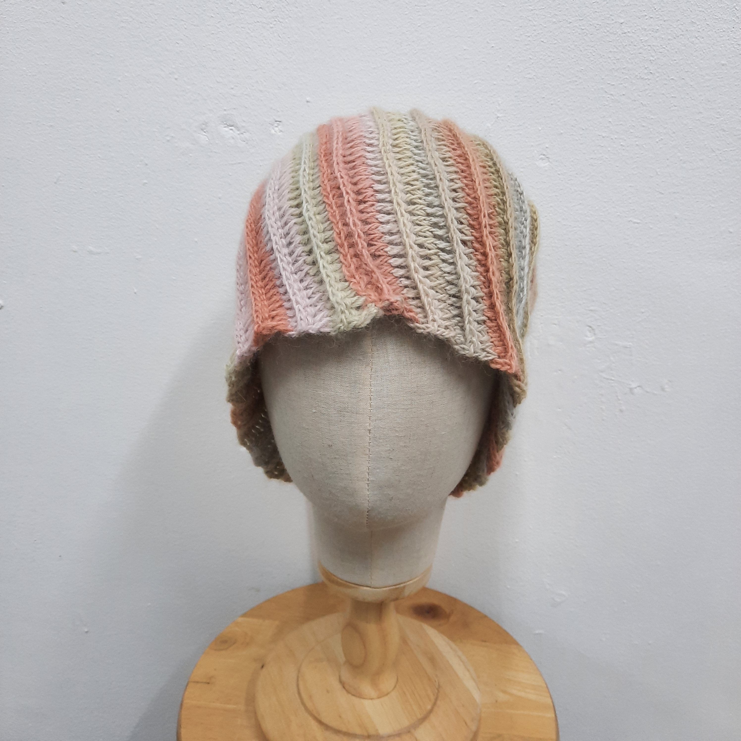 If Six Was Nine 🌸 Japanese hand craft stripes multicolor knit daisy hat Size ONE SIZE - 2 Thumbnail