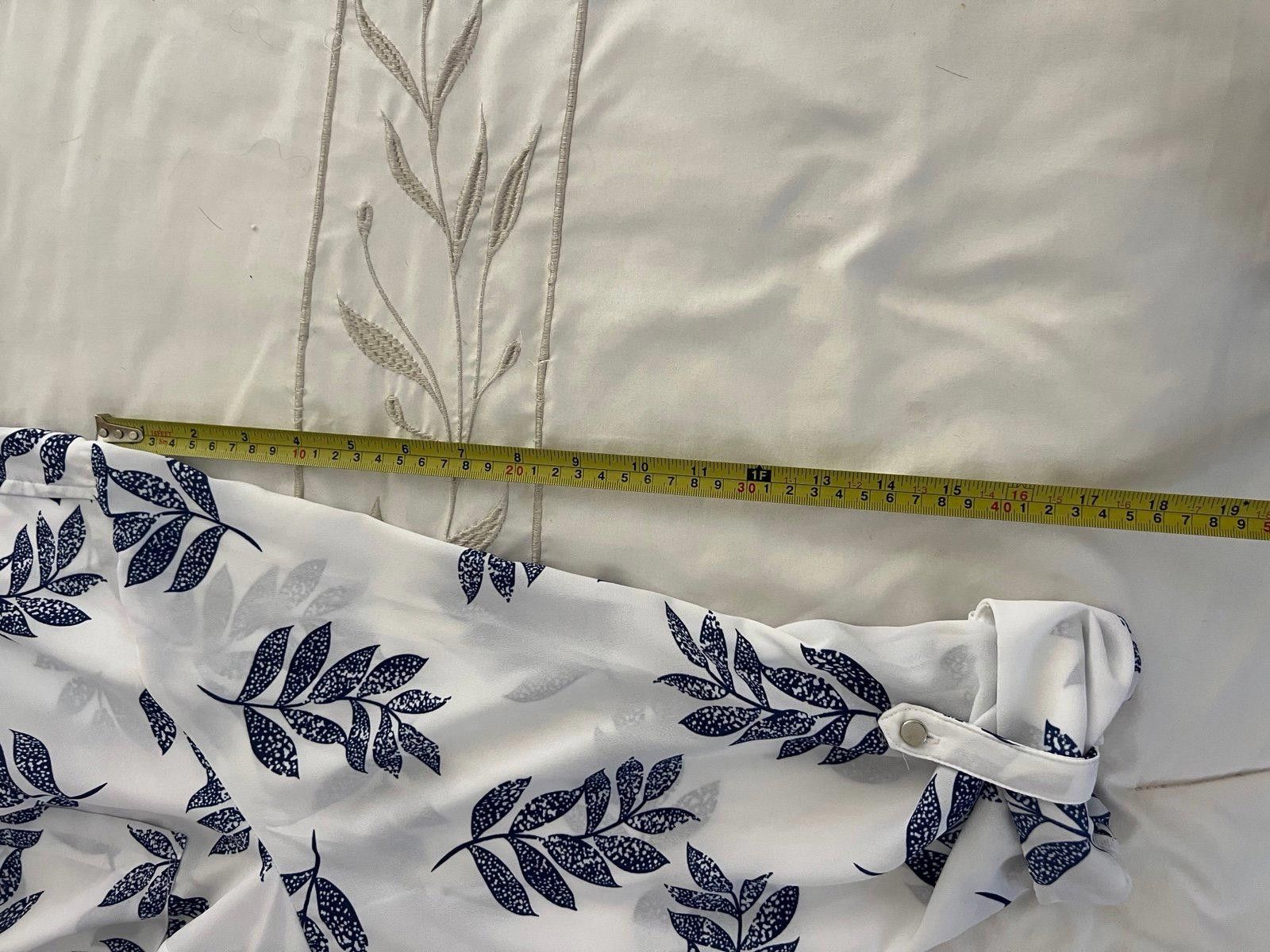 Apt. 9 Apt.9 Plus size Blue and white leaf print button down shirt Size XL / US 12-14 / IT 48-50 - 7 Thumbnail