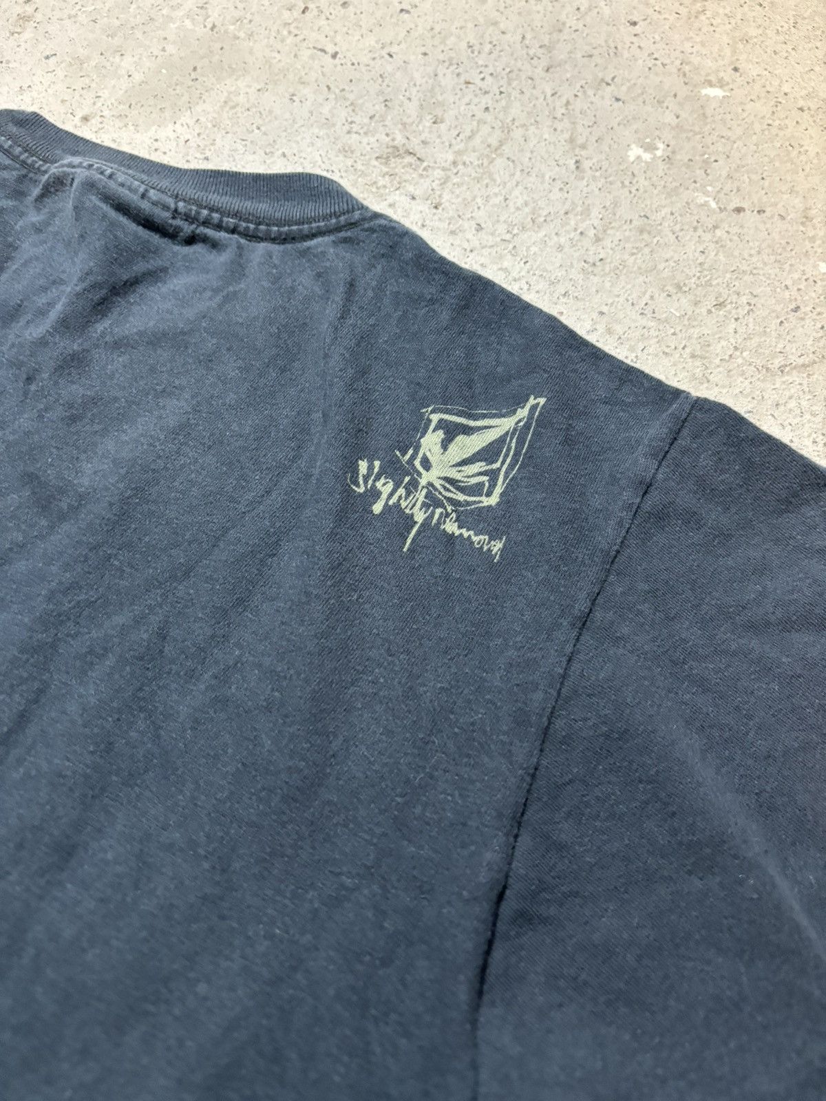 Japanese Brand × Vintage × Volcom Vintage Volcom Big Logo Avant Garde Streetwear Tee Size XL / US 12-14 / IT 48-50 - 3 Thumbnail