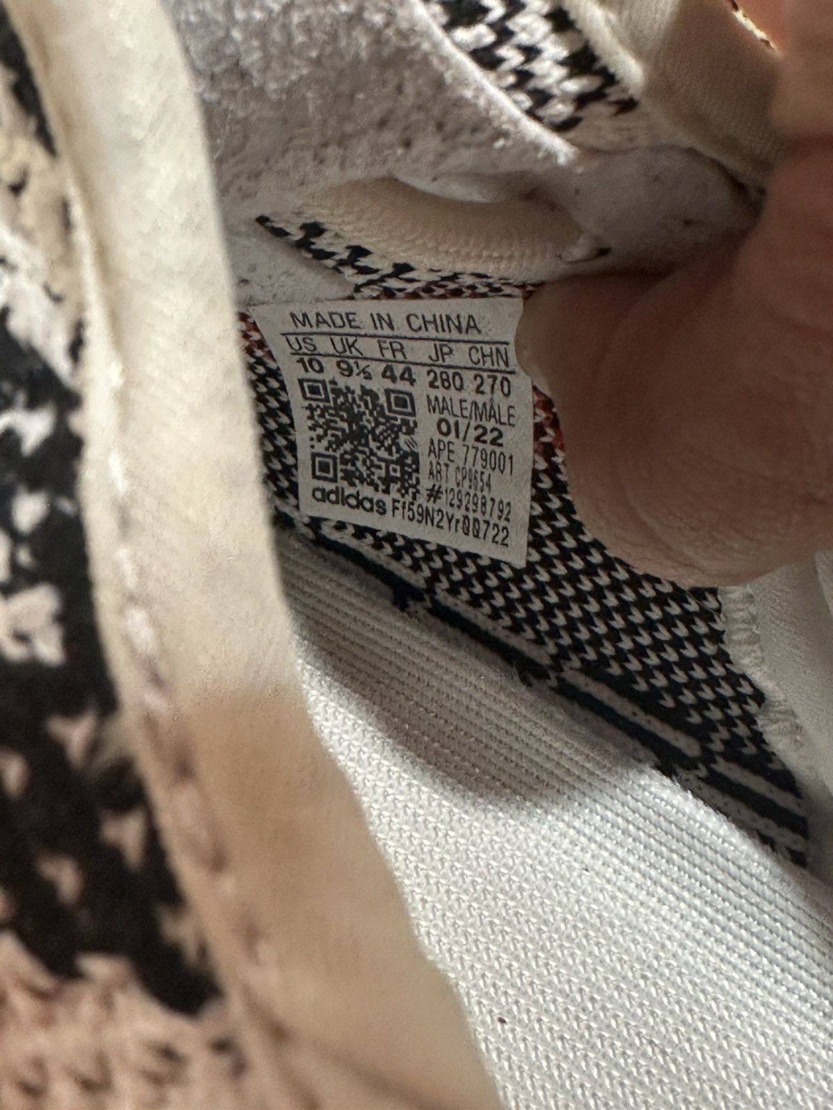 Yeezy Yeezy 350 V2 ZEBRA Size US 10 / EU 43 - 5 Thumbnail