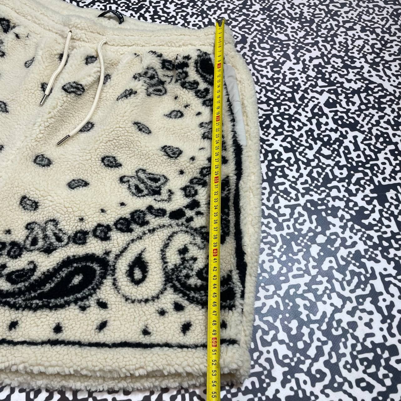Menace Vintage Y2K Menace Bandana Synchilla Style Rap Shorts Size US 36 / EU 52 - 12 Thumbnail