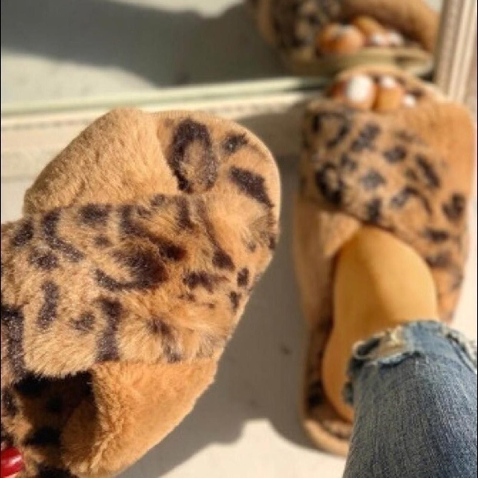 Designer Leopard Fuzzy Slippers NWT Size US 7.5 / IT 37.5 - 2 Thumbnail