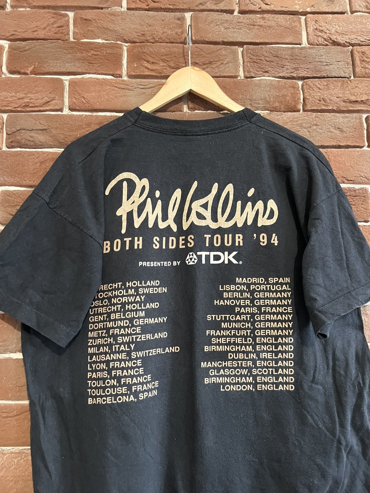 Band Tees Vintage 1994 Phil Collins Rare Tag Band Tour Tee Size US XL / EU 56 / 4 - 4 Thumbnail