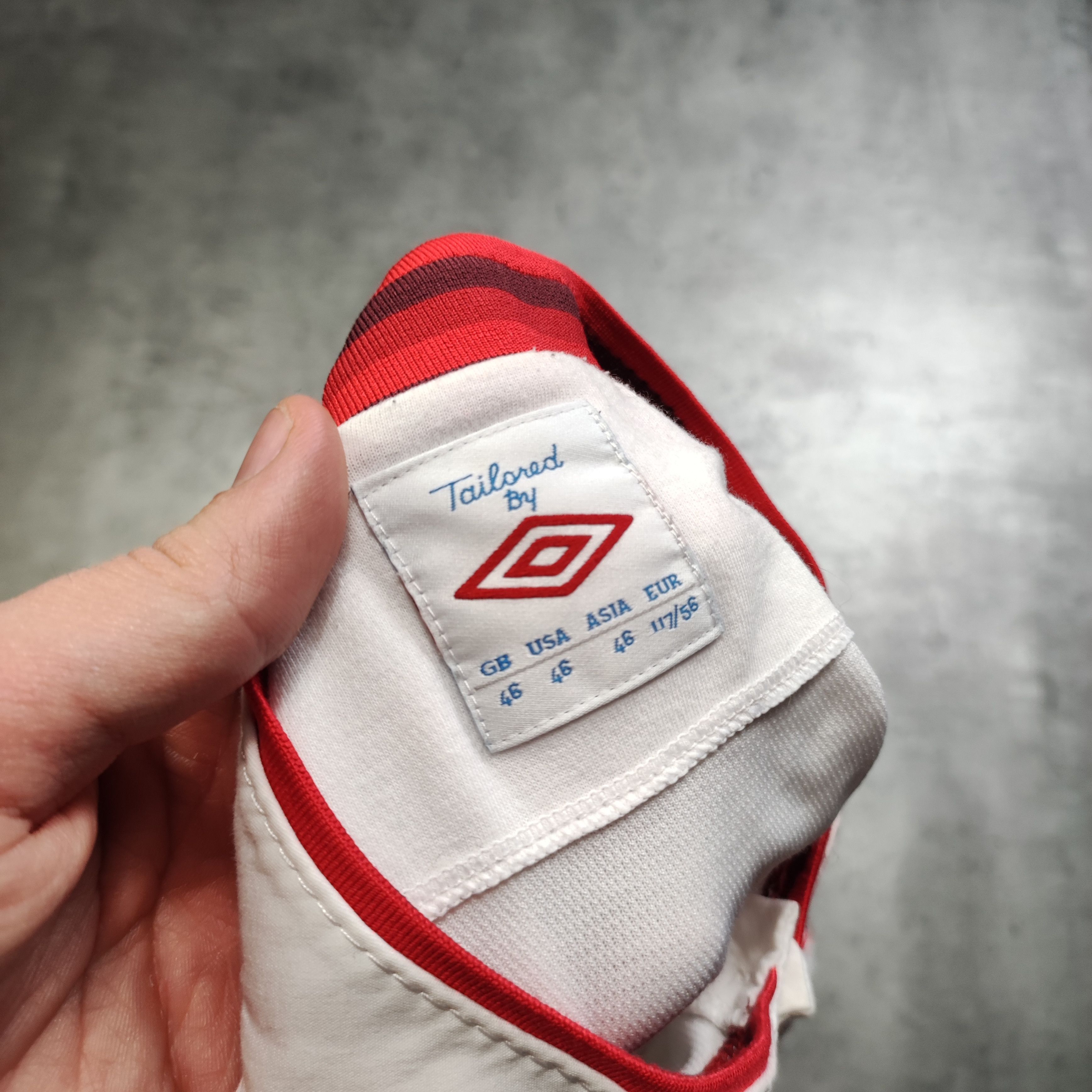 Vintage RARE Umbro x England National Football Team 2012 Jersey Size US L / EU 52-54 / 3 - 7 Thumbnail