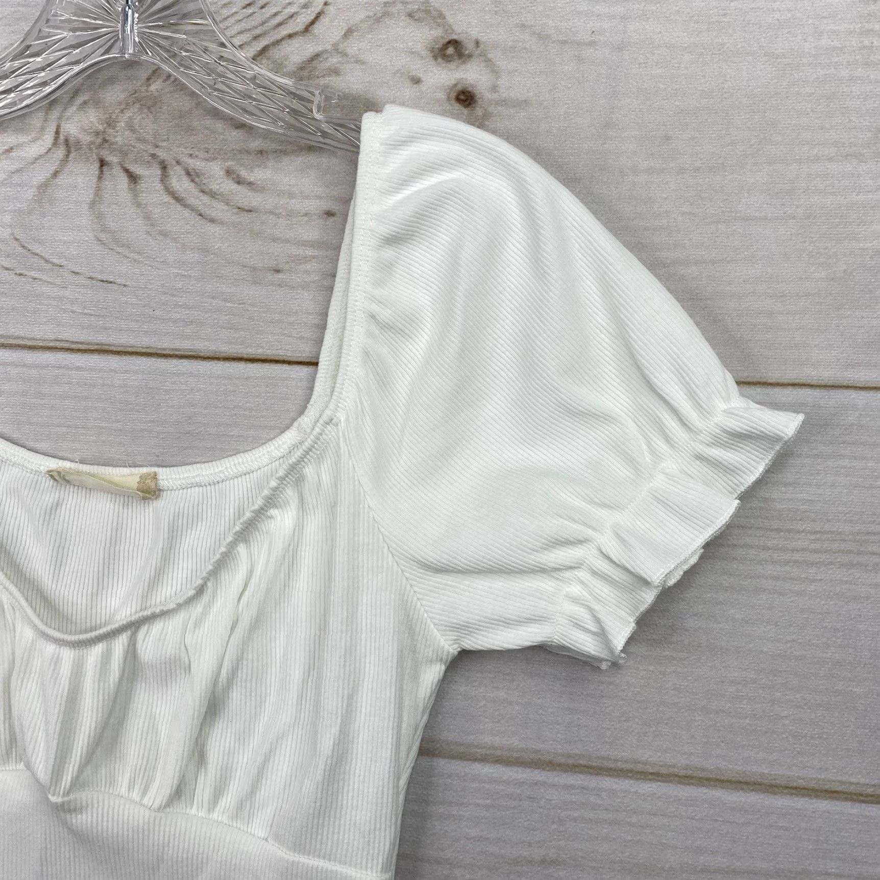 Vintage Altar'd State Bodysuit White Womens S Short Puff Sleeve Ruffle Ribbed Knit Cute Size S / US 4 / IT 40 - 2 Thumbnail
