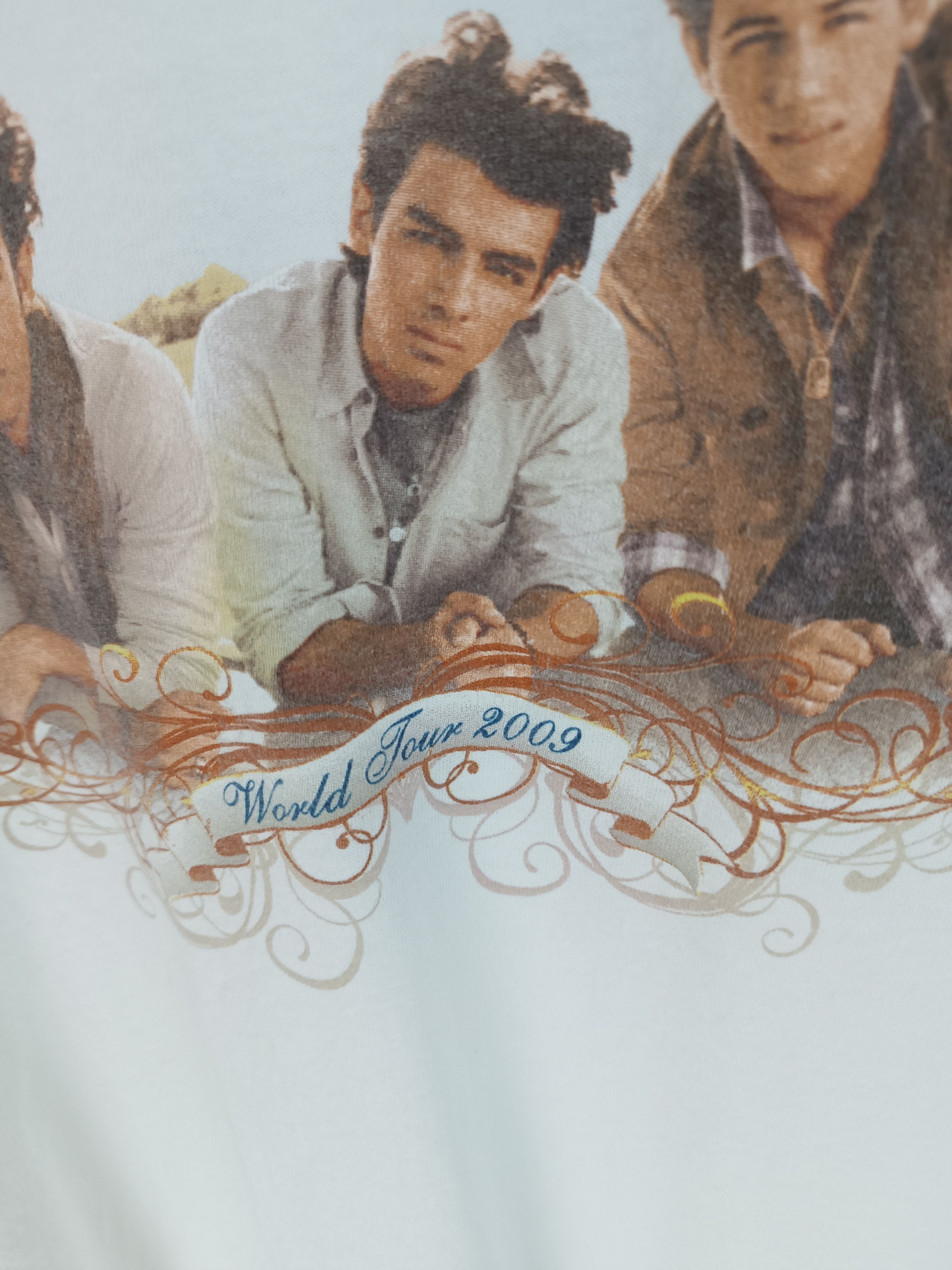 Band Tees VINTAGE '09 JONAS BROTHERS TOUR TEE dnce lovato styles Size US XS / EU 42 / 0 - 10 Thumbnail