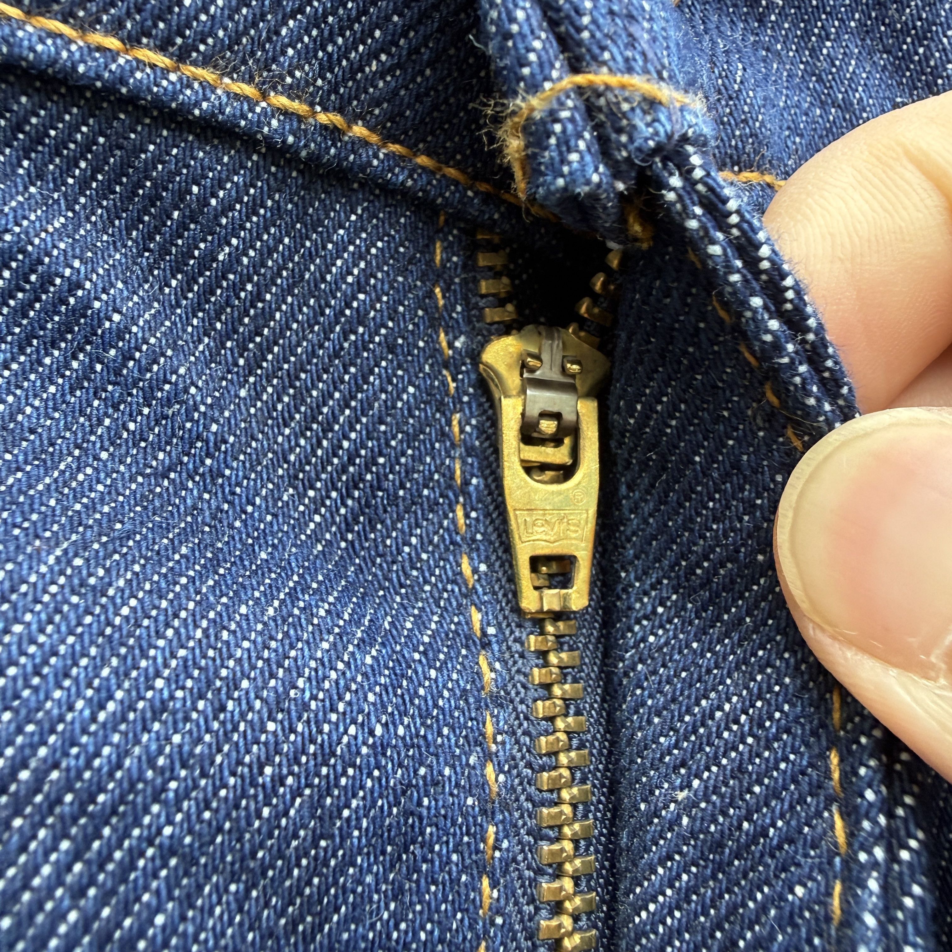 Levi's Vintage 80s Levis 505 Blue Zipper fly Denim Made USA Size US 29 - 2 Thumbnail