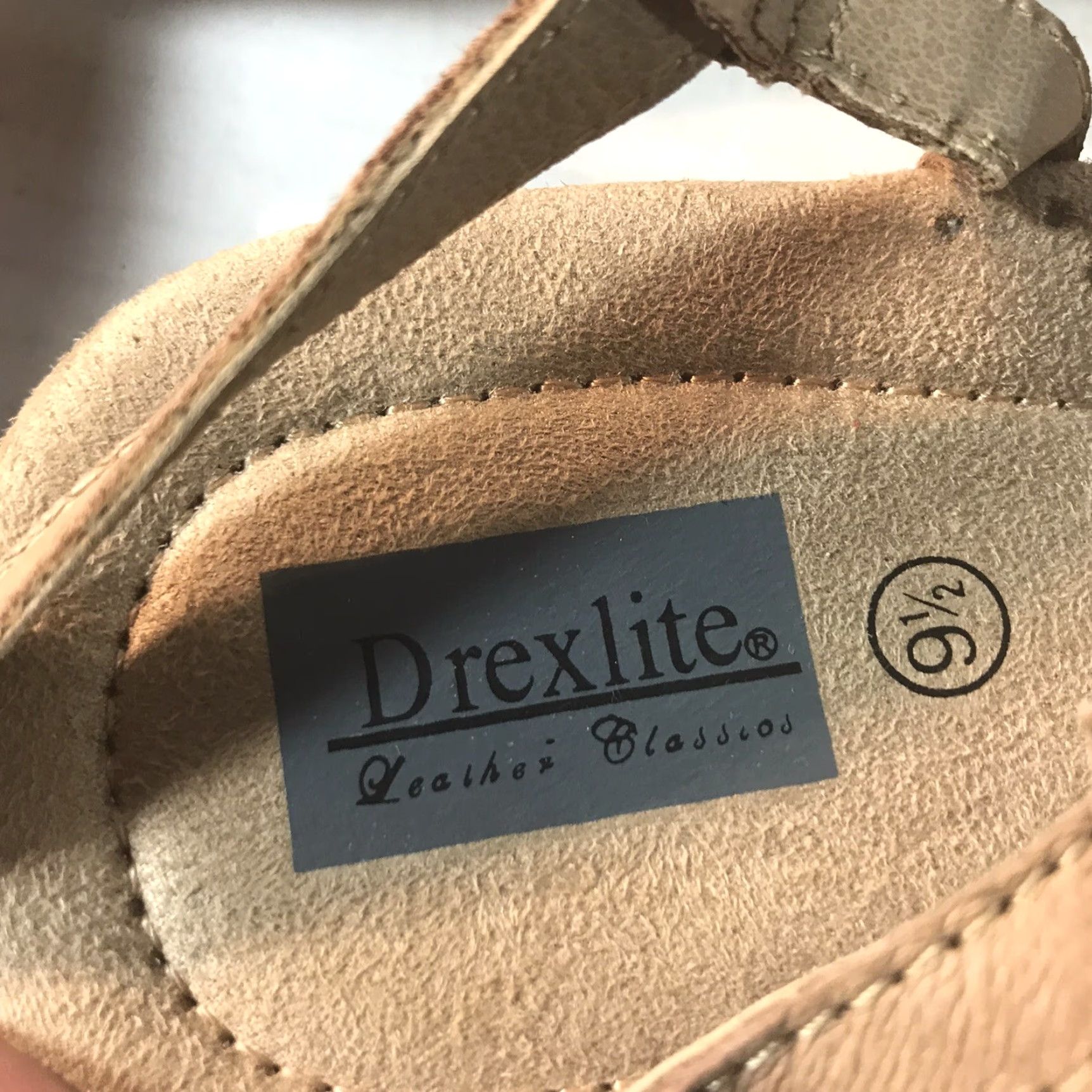 Vintage Drexlite Leather Classics Women’s Beige Strappy Flat Sandals Size 9.5M Casual Comfort Size US 9.5 / IT 39.5 - 4 Thumbnail
