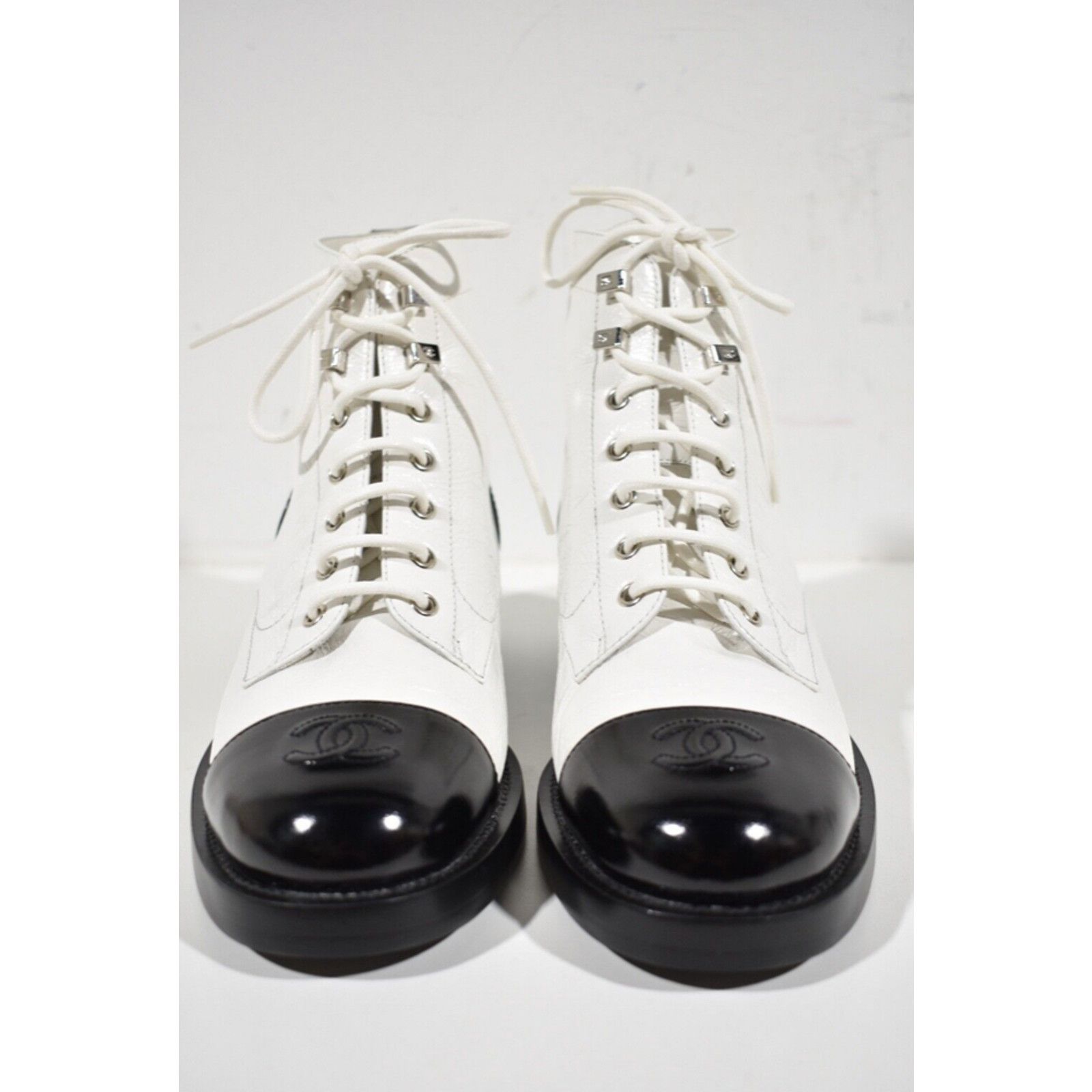 Chanel Chanel 21P White Black Crumpled Shiny CC Combat Lace Up Size US 10 / IT 40 - 4 Thumbnail