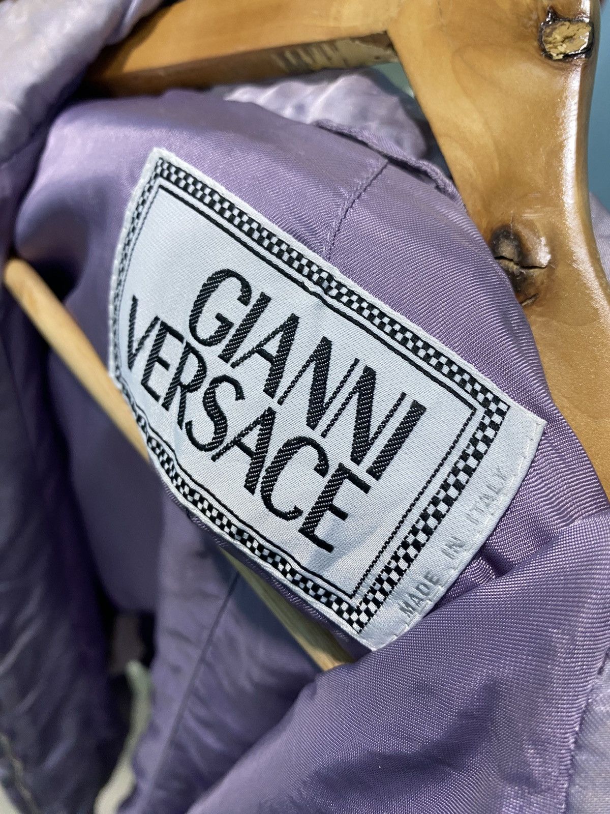 Versace Vtg Gianni Versace Quilted Jacket With Fur Collar Distressed Size L / US 10 / IT 46 - 9 Thumbnail