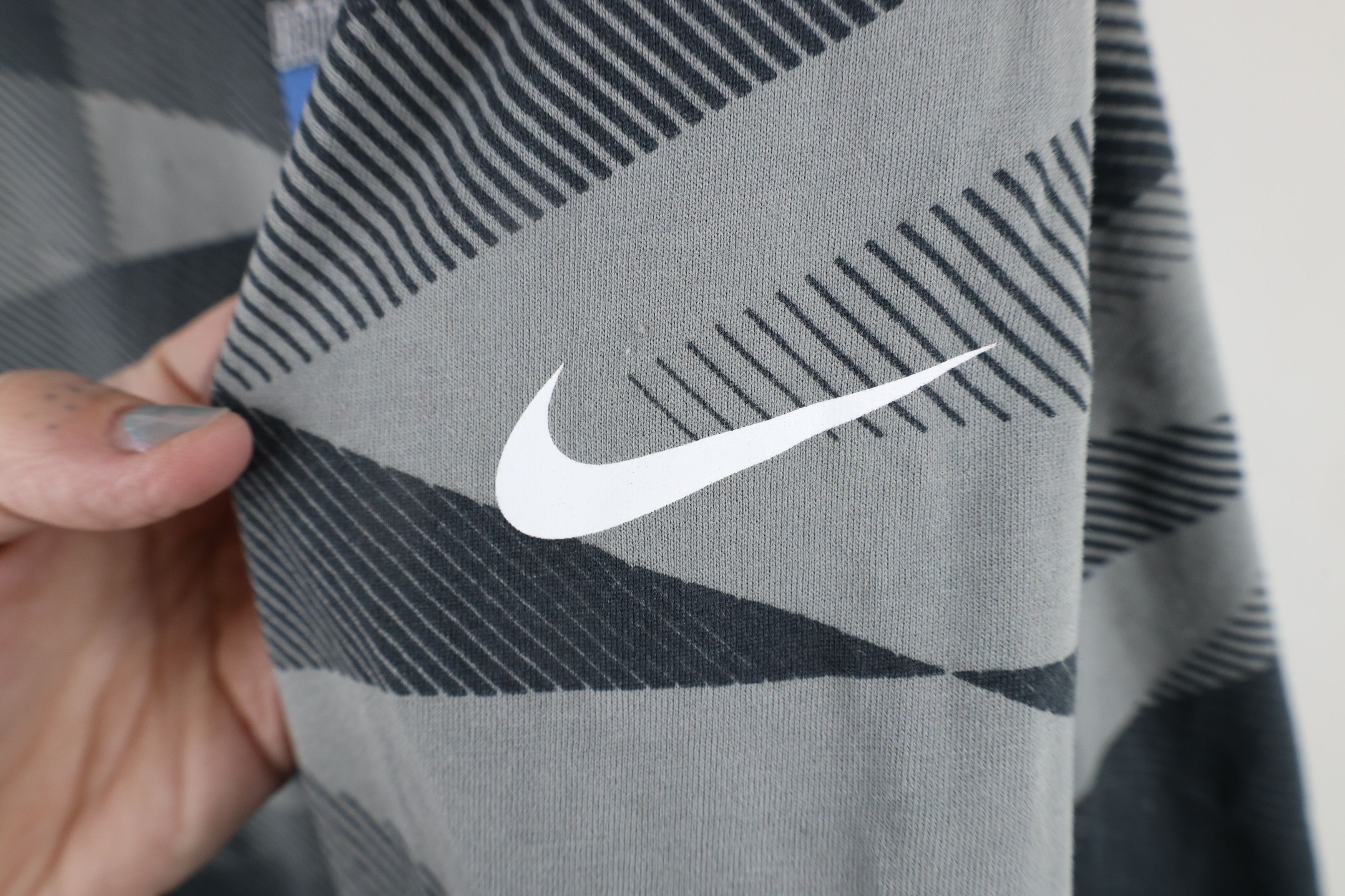 Nike × Vintage Nike On Field Lions Football Lightweight Hoodie T-Shirt Size US XL / EU 56 / 4 - 6 Thumbnail