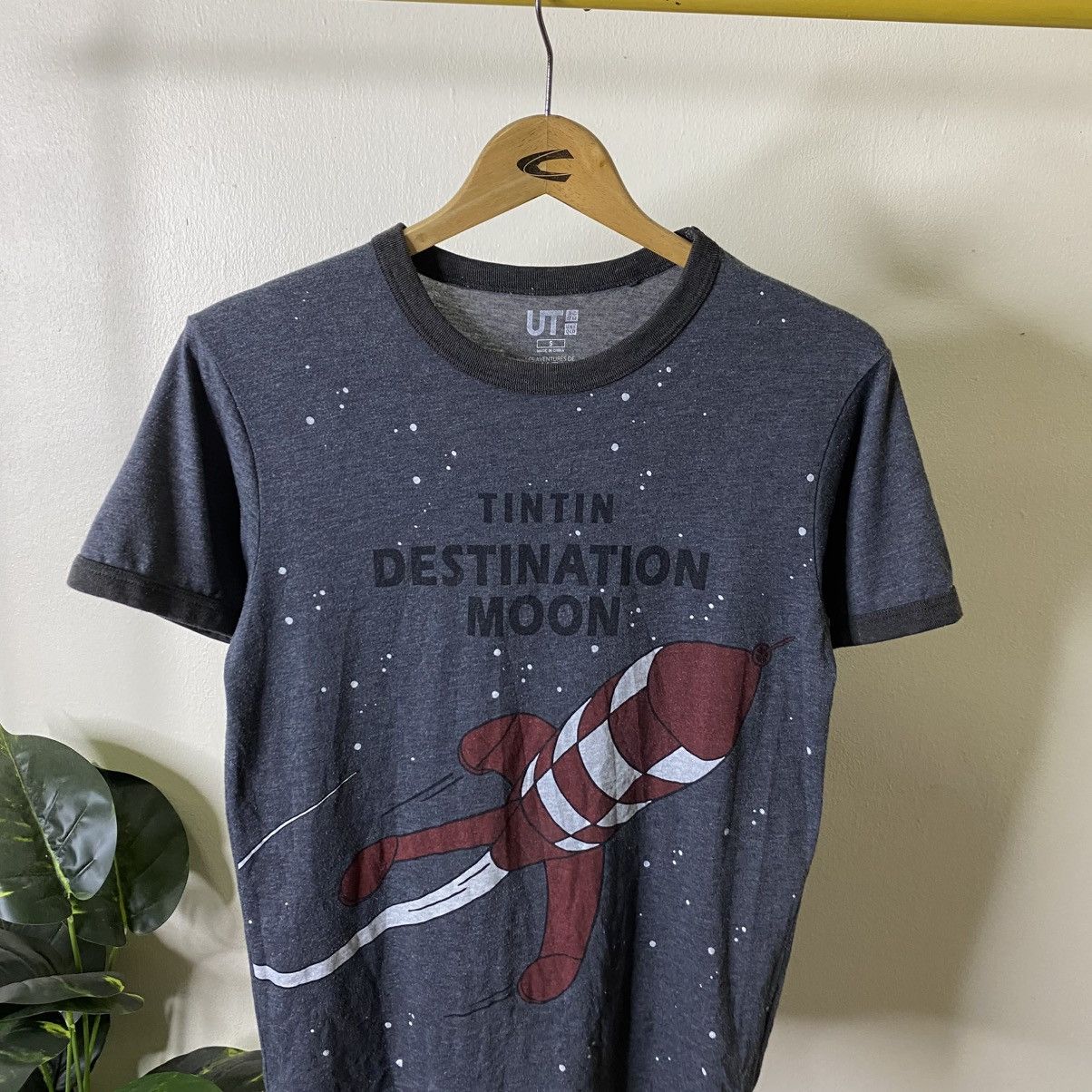 Uniqlo UT The Adventure Of Tintin Destination Moon Cartoon Tee Size US S / EU 44-46 / 1 - 2 Thumbnail