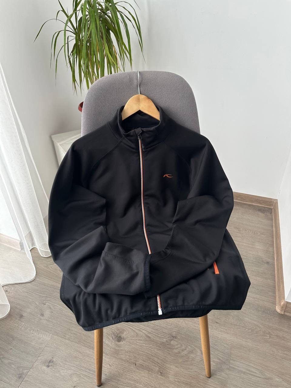 KJUS × Vintage Vintage Kjus Outdoor Black Big Logo Zip Hoodie Size US S / EU 44-46 / 1 - 14 Thumbnail
