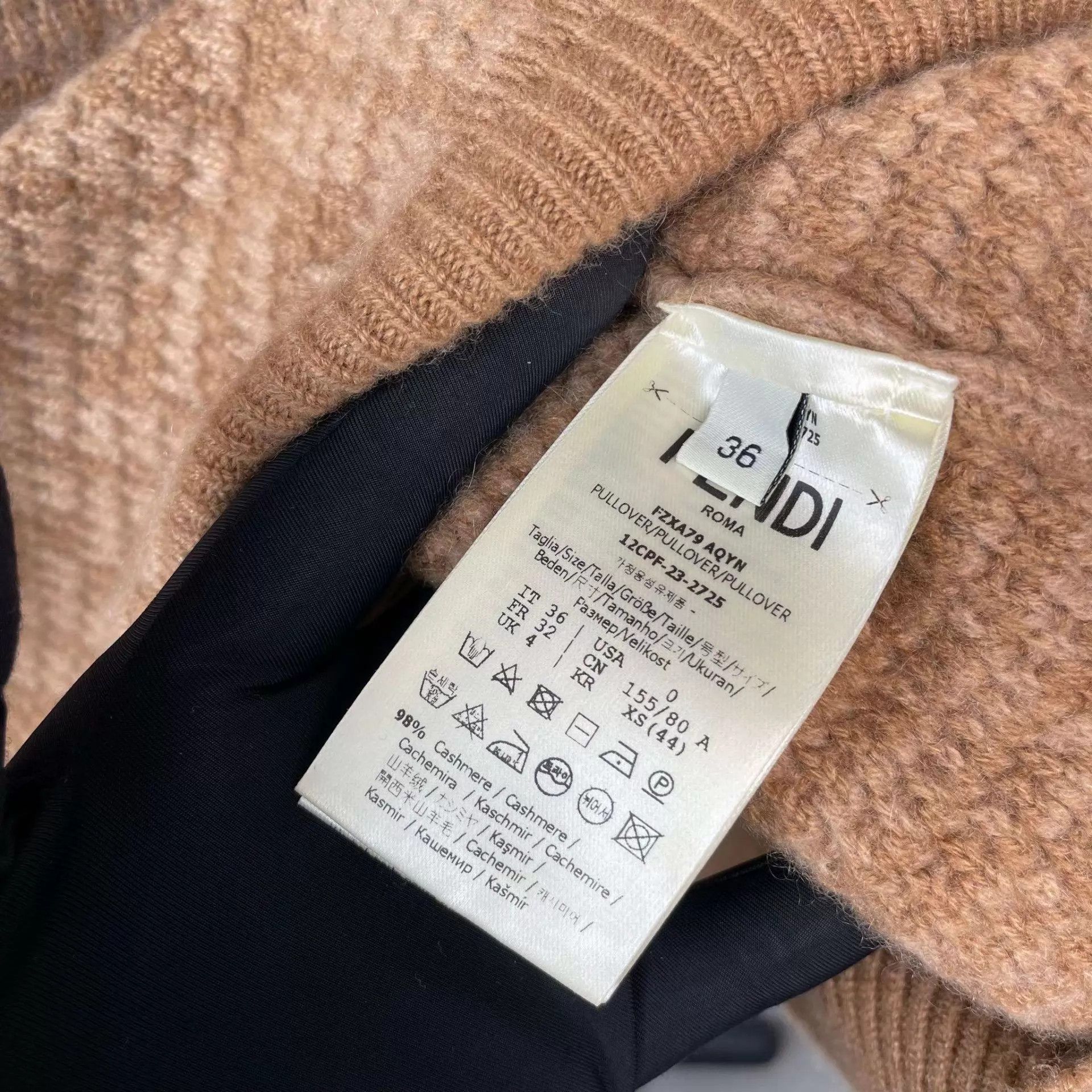 Fendi FENDI Turtleneck Printed Sweater Size XS / US 0-2 / IT 36-38 - 4 Thumbnail