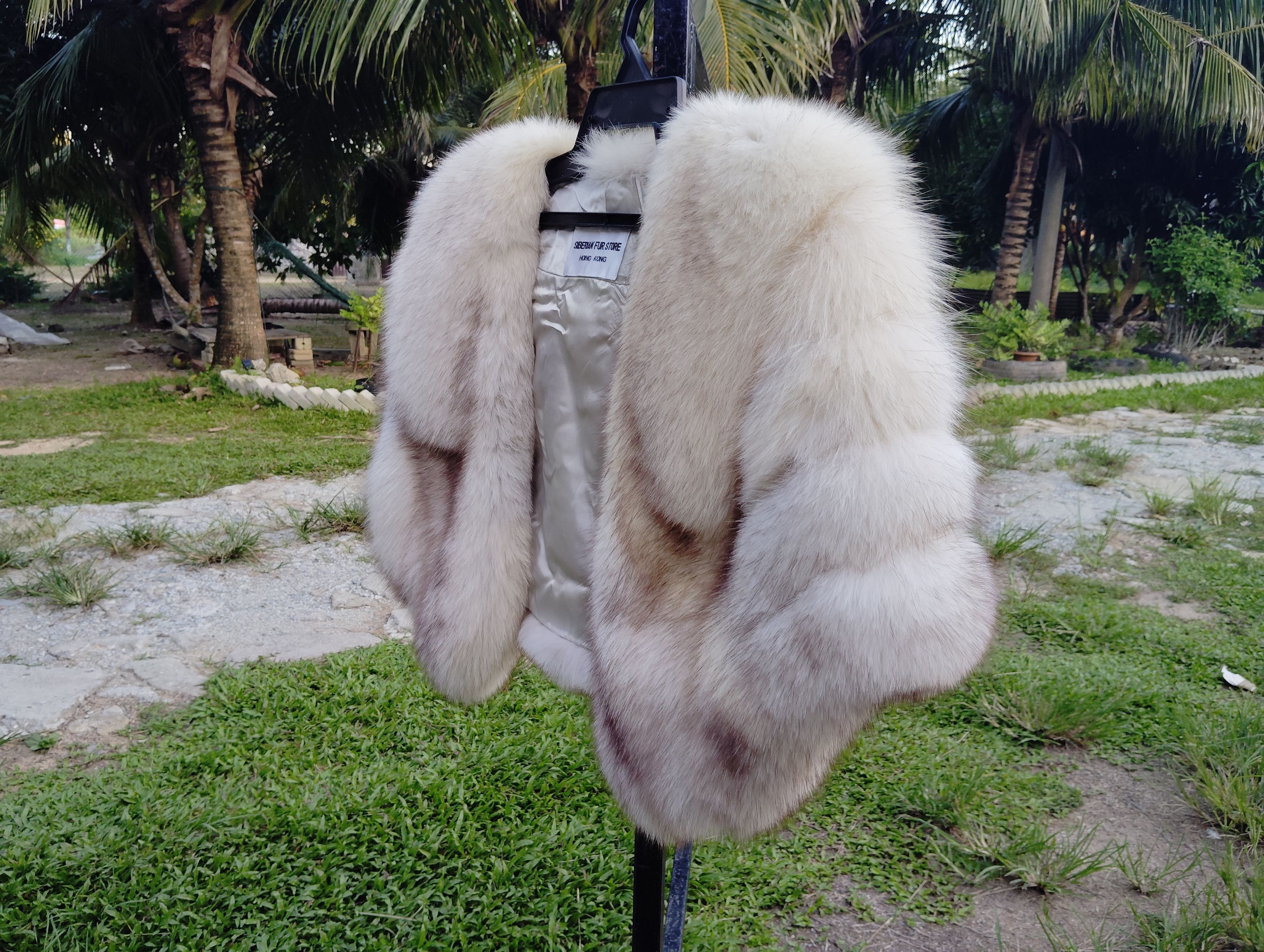 Vintage SIBERIAN FUR STORE HONG KONG CAPELET Size ONE SIZE - 2 Thumbnail