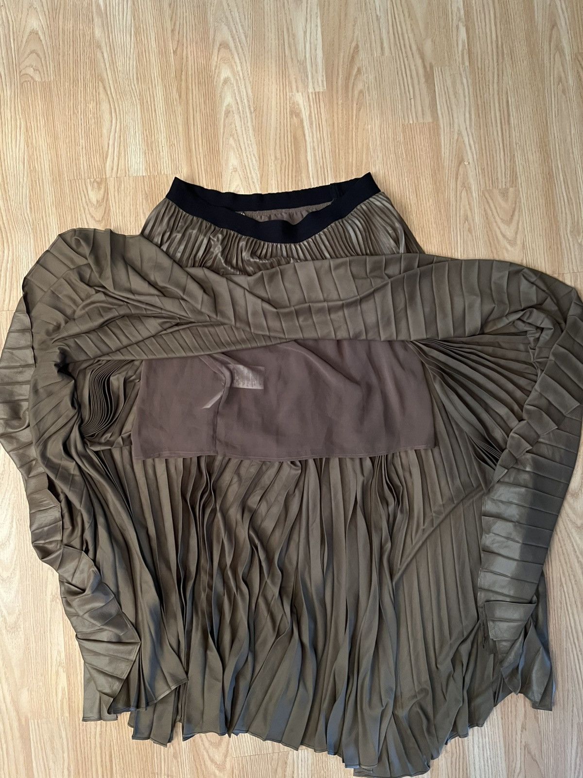 Bcbgmaxazria BCBG Pleated Maxi Skirt Size 32" / US 10 / IT 46 - 4 Thumbnail