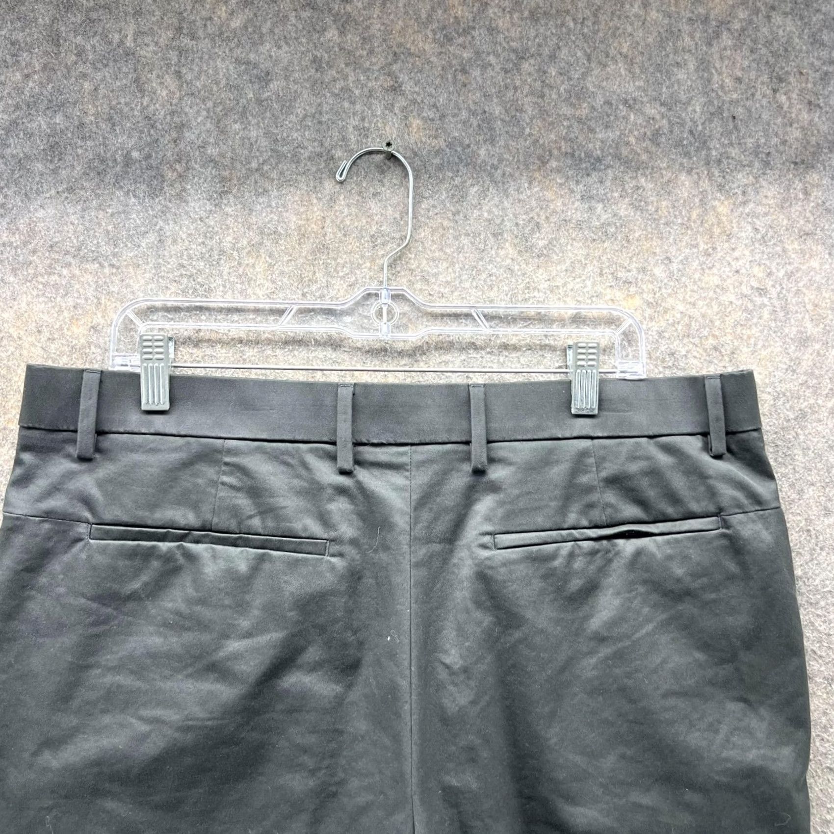 Banana Republic Banana Republic Shorts Mens 36 Gray Men Adult Aiden Chino Flat Front Cotton Casual Size US 36 / EU 52 - 5 Thumbnail