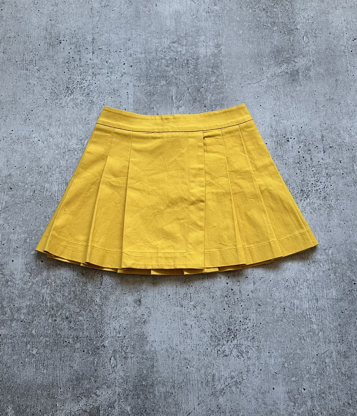 Moncler Women's Moncler Gonna A Portafoglio Yellow Mini Skirt Size 30" / US 8 / IT 44 - 1 Thumbnail