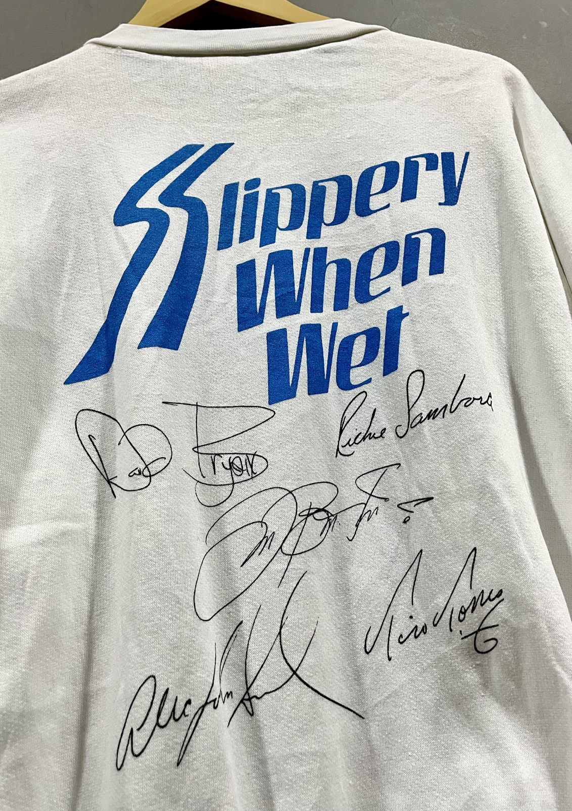 Band Tees Vintage 80s 1987 Bon Jovi Slippery When Wet Tour Sweatshirt Size US XL / EU 56 / 4 - 4 Thumbnail