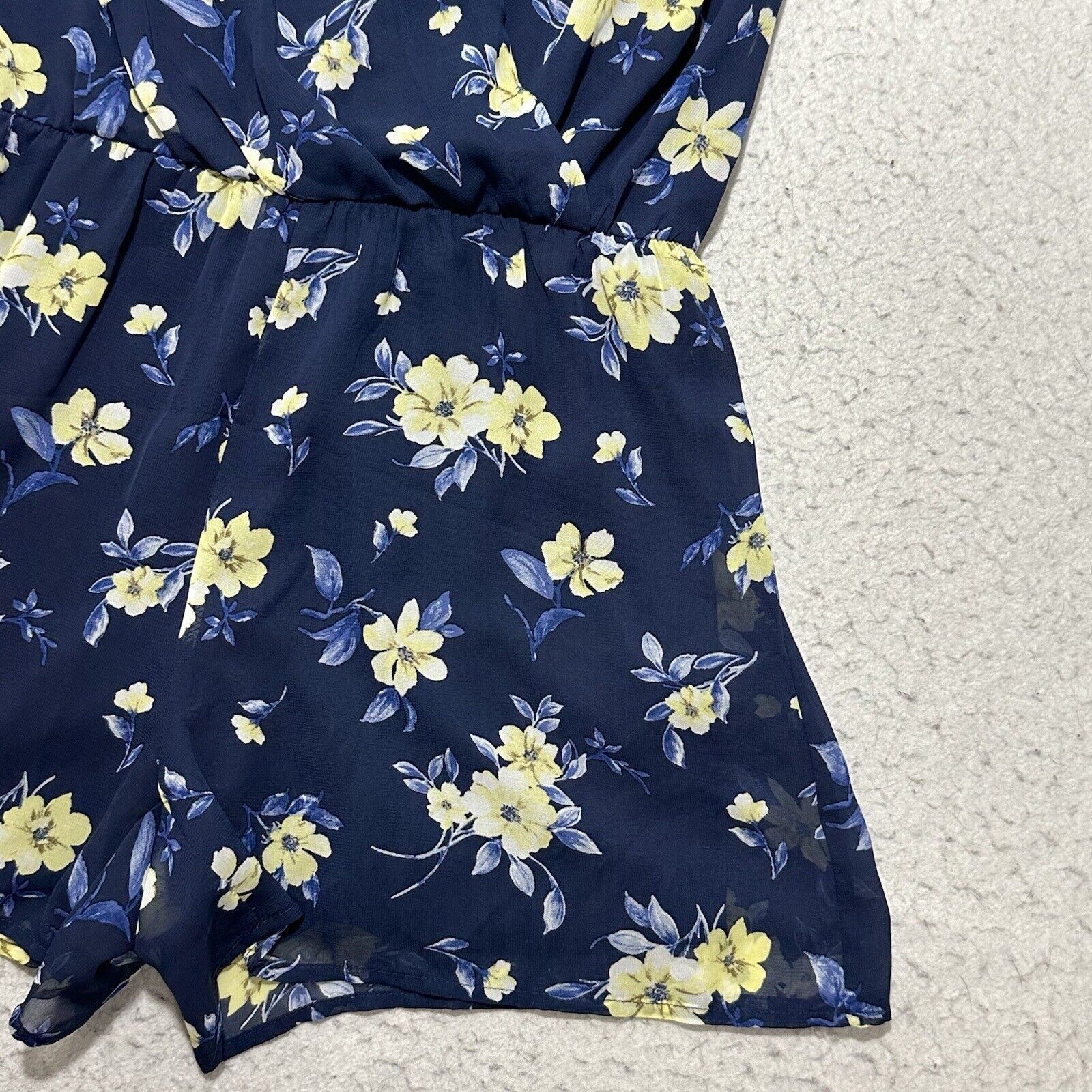Other BCX Small Blue Yellow Floral Romper 4" Inseam Lightweight Size 28" / US 6 / IT 42 - 4 Thumbnail