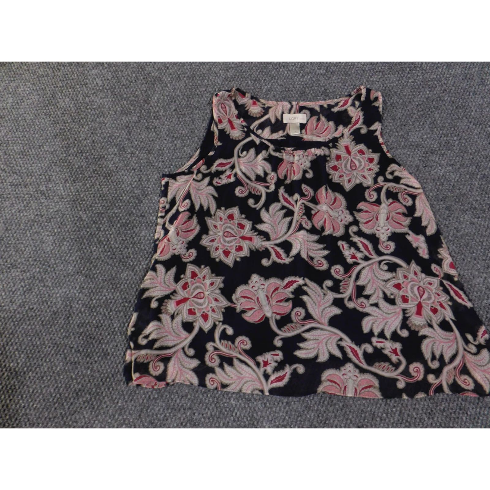 Loft LOFT Petites Sleeveless Shirt Womens Large Petite Navy Pink Floral Split Back Blouse Paisley Sleeveless Ladies Size L / US 10 / IT 46 - 3 Thumbnail