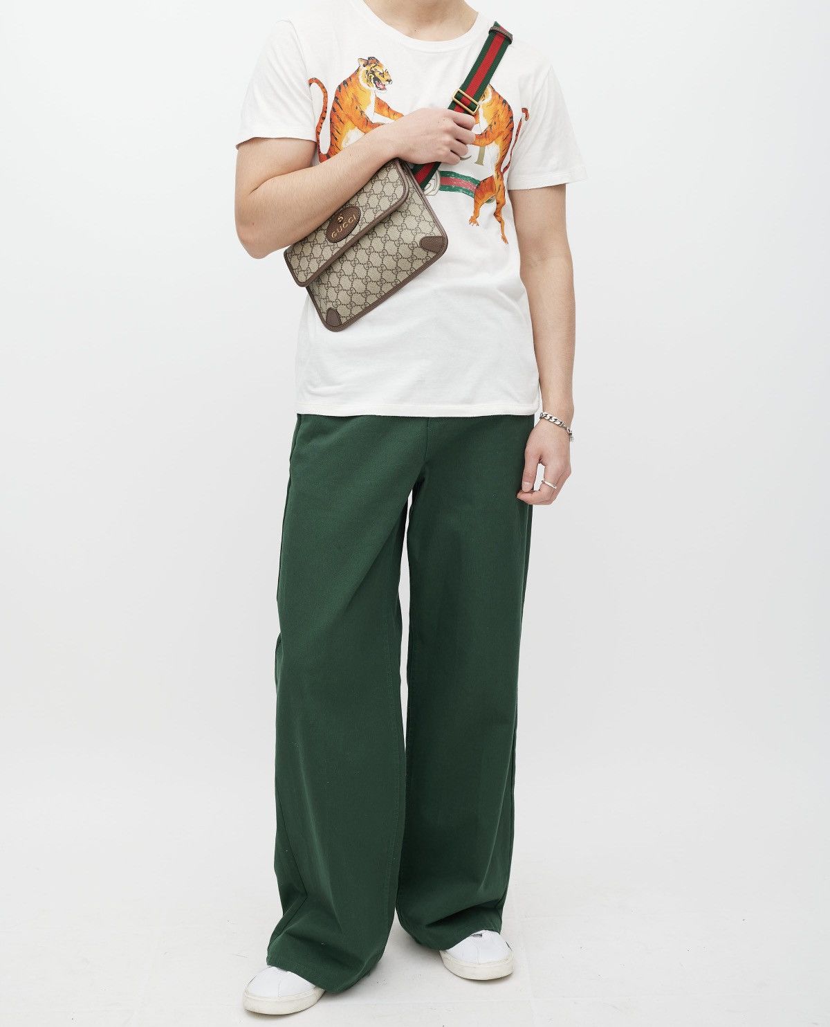 Gucci Gucci Monogram Supreme Waist/Sling Bag Size ONE SIZE - 3 Thumbnail