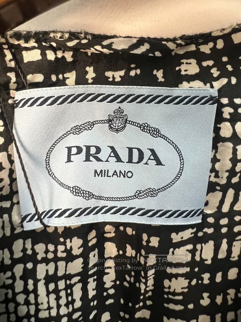 Prada Prada Little fragrant button jacket Size XS / US 0-2 / IT 36-38 - 4 Thumbnail