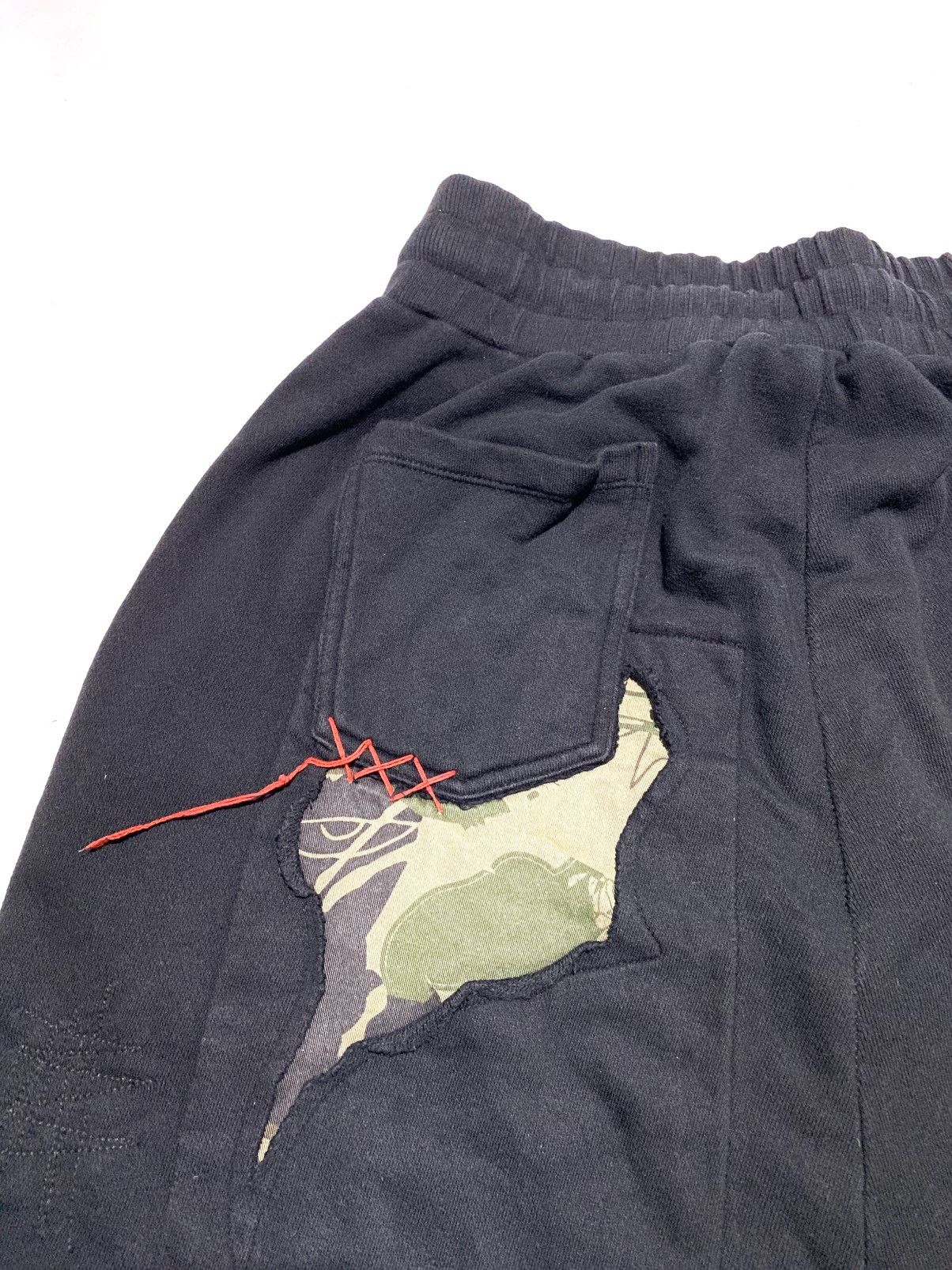 Haculla HACULLA DISTRESSED CAMO PUNK JOGGER PANTS Size US 32 / EU 48 - 10 Thumbnail