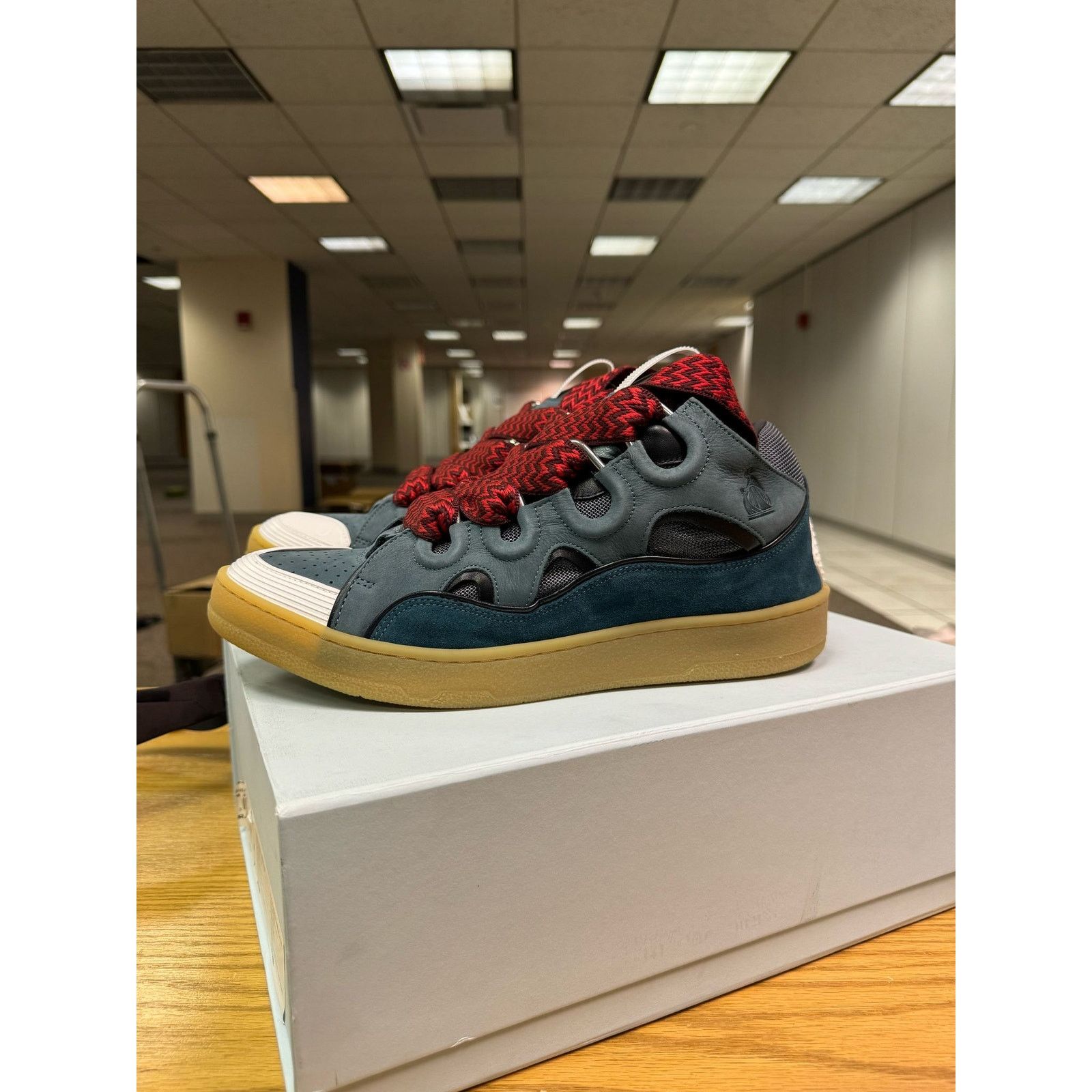 o1rshd1 Q:2 / Curb Sneakers in Anthracite