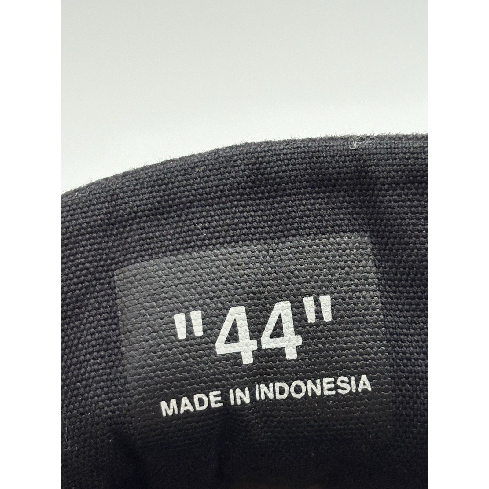 Off-White Off-White Vulc Sneaker ' Black White ' | GOOD CONDITION! Size US 11 / EU 44 - 14 Thumbnail