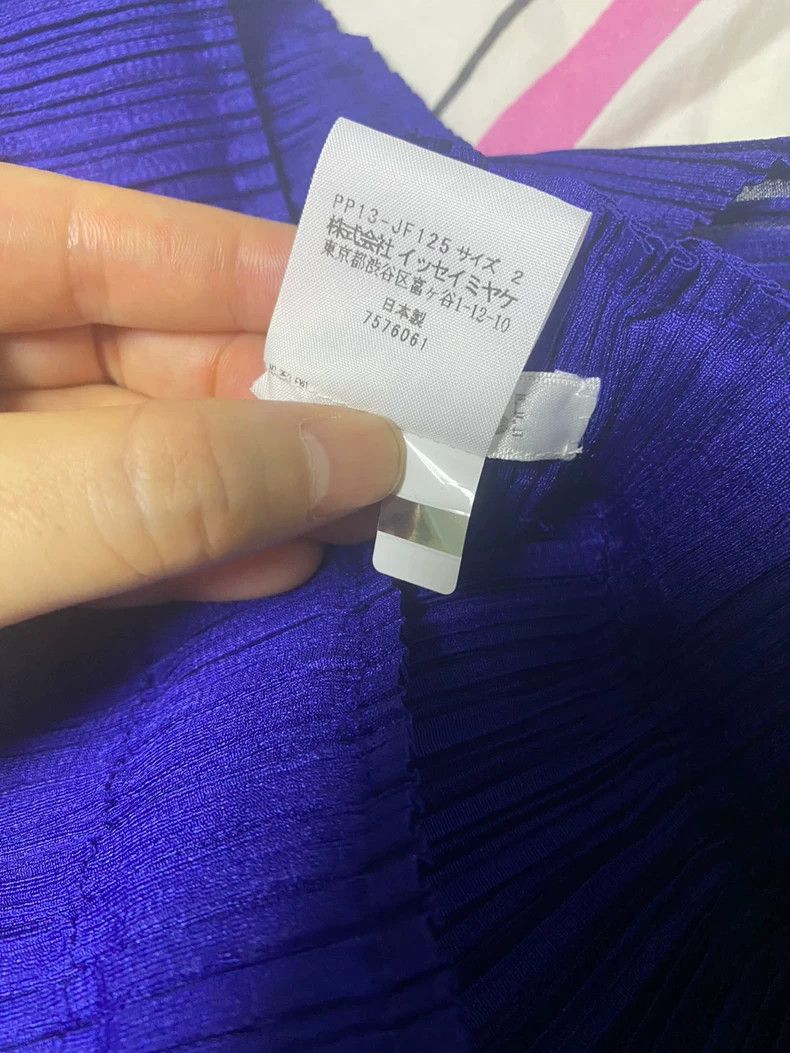 Issey Miyake Issey Miyake size:2 Blue and black color combination bests Size 31" - 6 Thumbnail