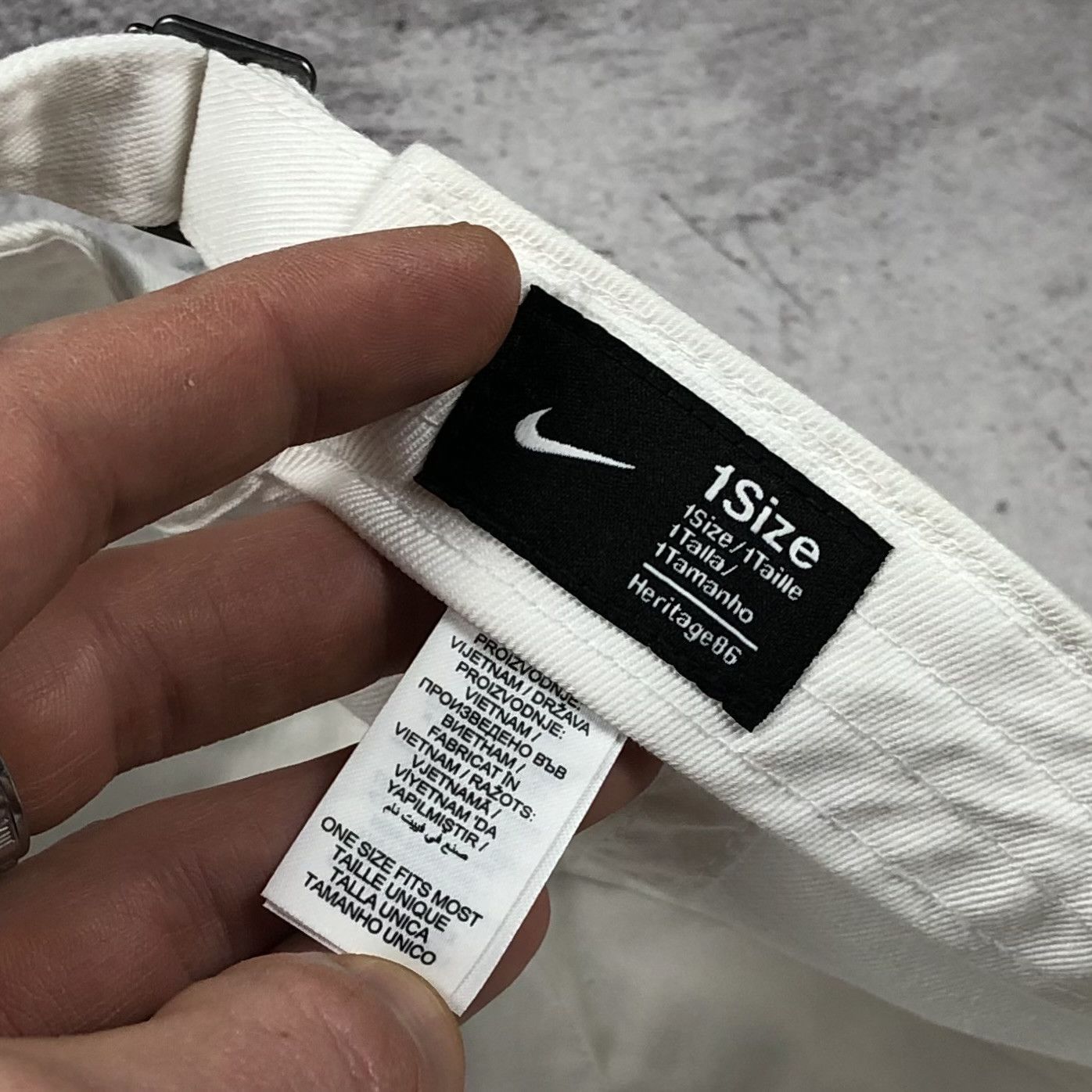 Nike Y2K Nike Swoosh Logo White Cap Size ONE SIZE - 11 Thumbnail