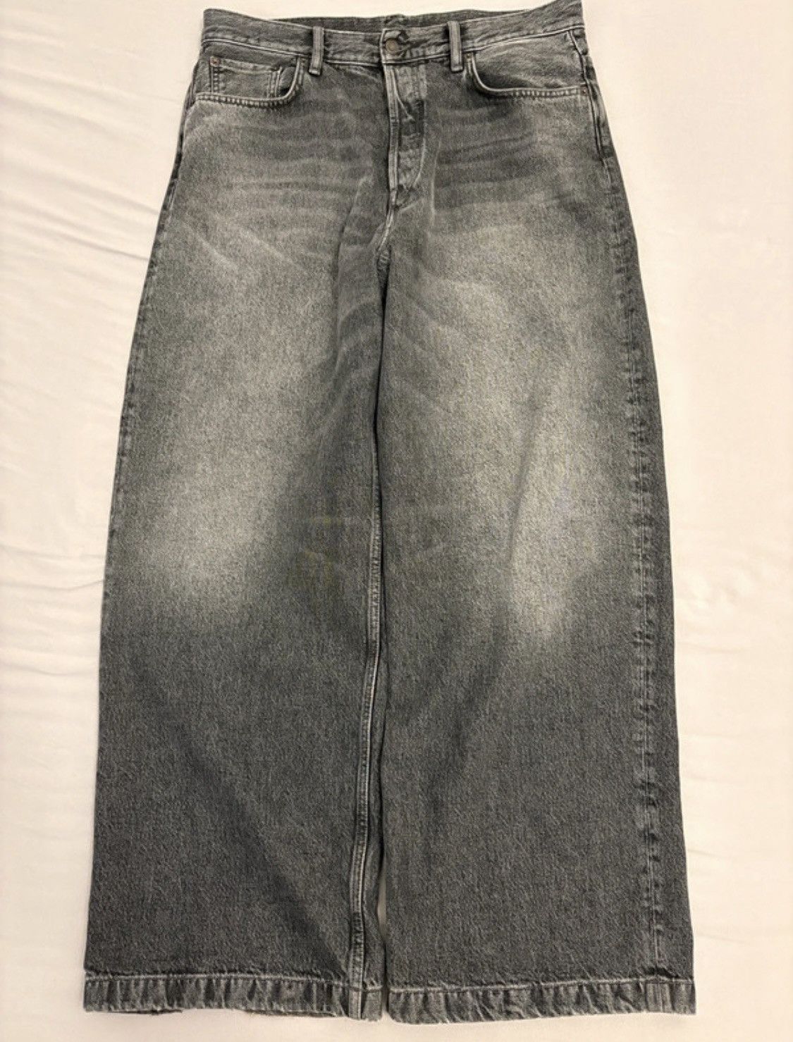 Acne Studios 1989 Drago Road 29×32 Acne Studios 1989 Drago Road wide-leg jeans | REVERSIBLE