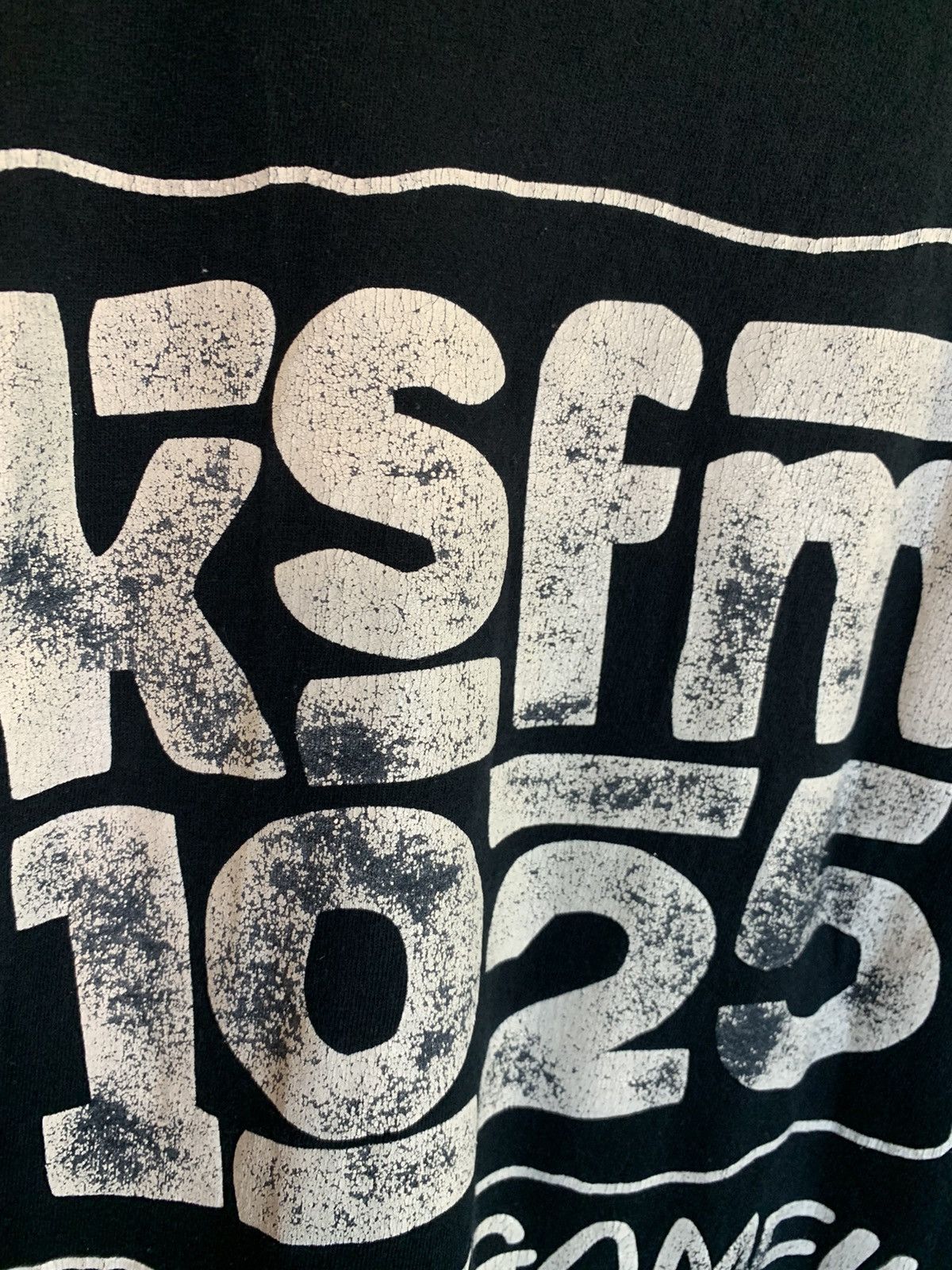 Band Tees × Rap Tees × Vintage *RARE* Vintage 90s KSFM 102.5 Has Game Rap Tee Radio T-Shirt Size US XL / EU 56 / 4 - 5 Thumbnail