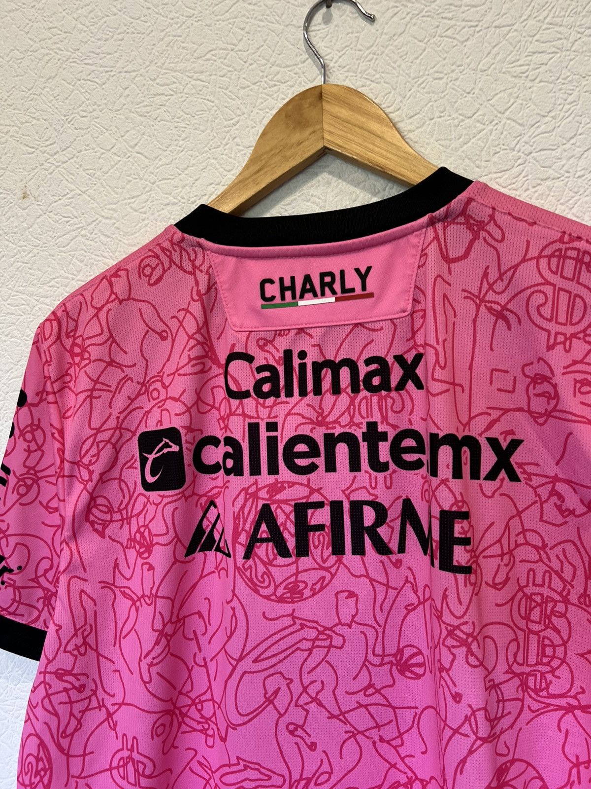 Other Club Tijuana 2020/2021 October Pink Kit Soccer Jersey Charly Size US L / EU 52-54 / 3 - 9 Thumbnail