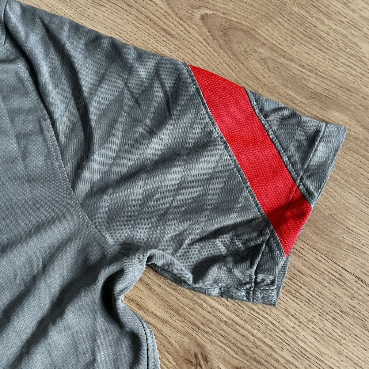 Nike FC LIVERPOOL 2020/2021 TRAINING SOCCER FOOTBALL SHIRT JERSEY Size US M / EU 48-50 / 2 - 3 Thumbnail