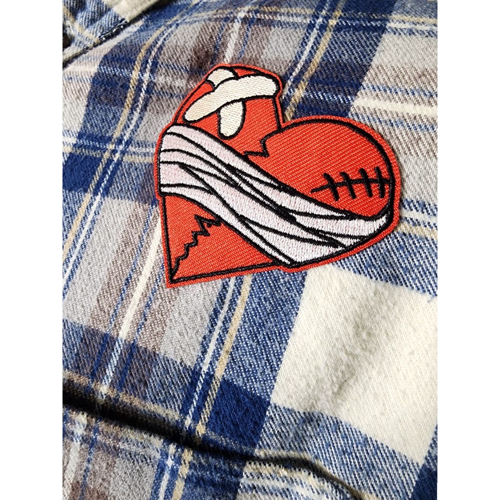 Vintage VINTAGE L.L.Bean Shirt Mens M Halloween Flannel Upcycled Skeleton Heart Beig e Distressed 80s 90s Graphic Print Buttons Rock Music Theme Mens Size US M / EU 48-50 / 2 - 4 Thumbnail