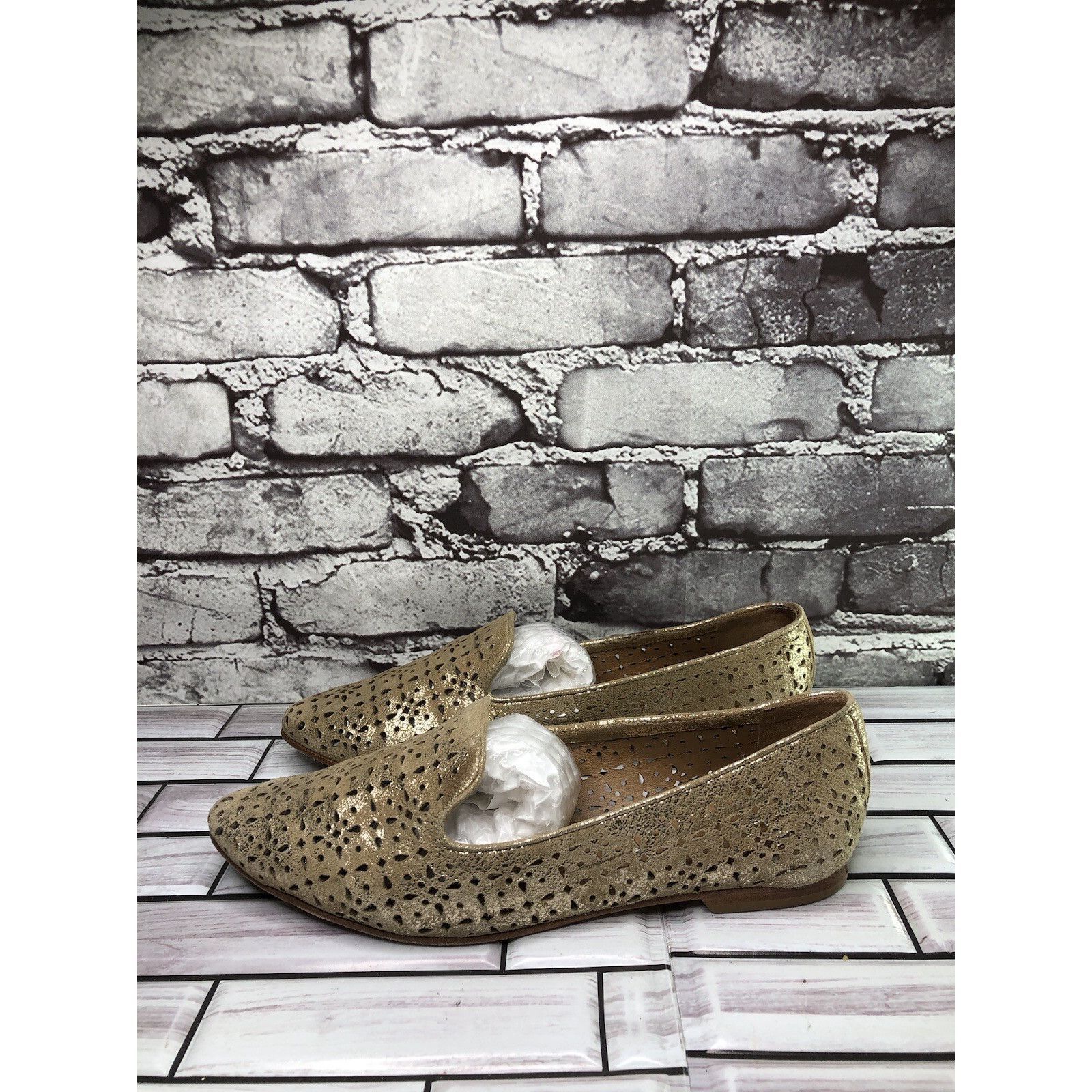 Trask H.S. Trask Gold Leather Shimmer Slip On Perforated Shoes Wom Size US 7.5 / IT 37.5 - 16 Thumbnail