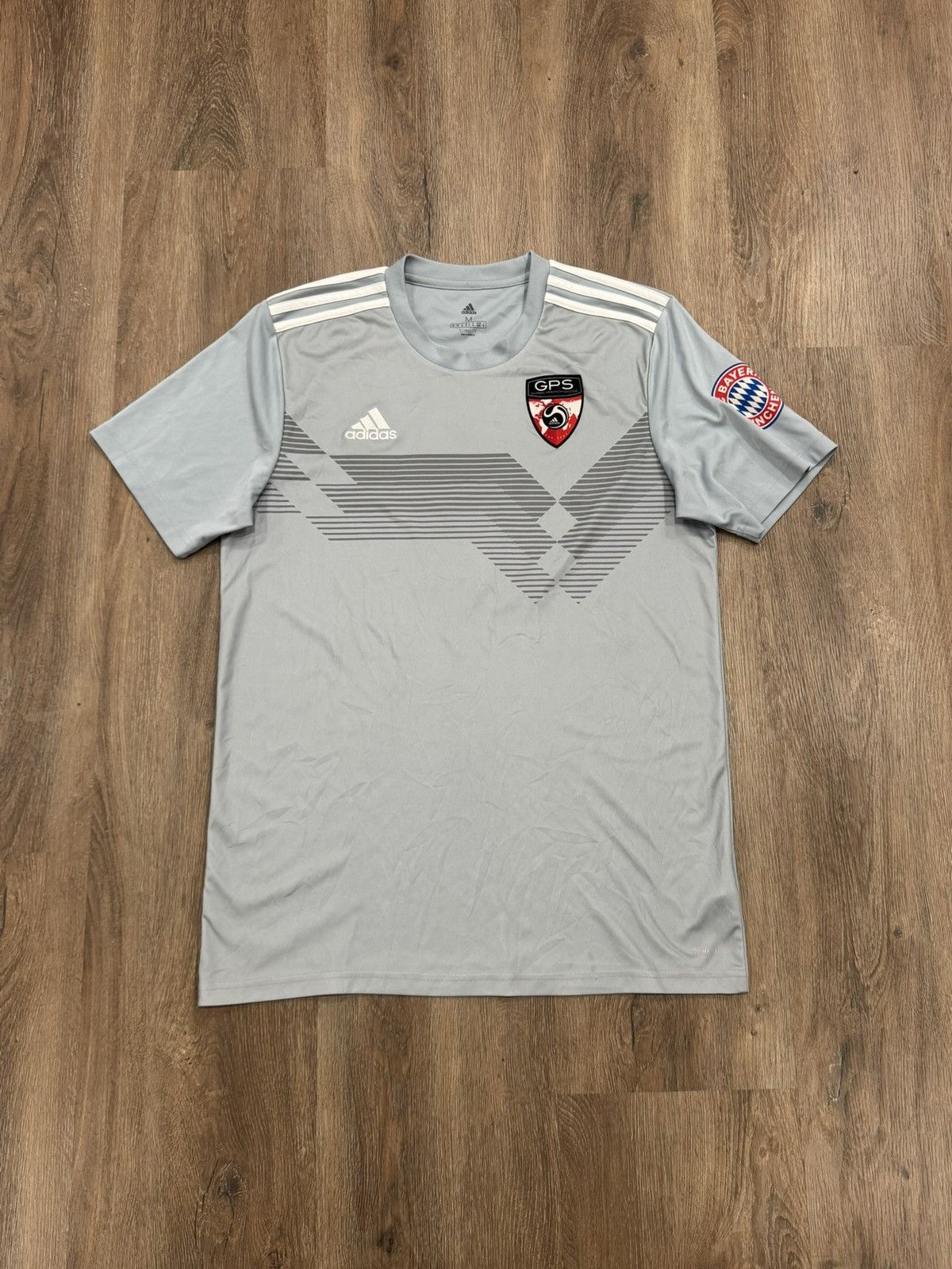 Adidas Adidas Global Premier Soccer FC Bayern Munchen Adidas #2 Size US M / EU 48-50 / 2 - 5 Thumbnail