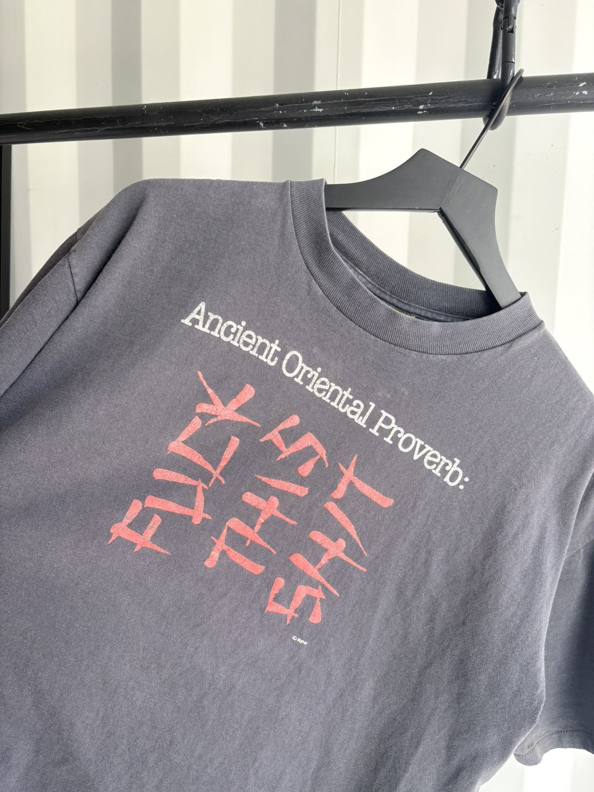 Vintage Vintage Ancient Proverb Shirt Faded Thrashed Grunge Size US XL / EU 56 / 4 - 1 Thumbnail