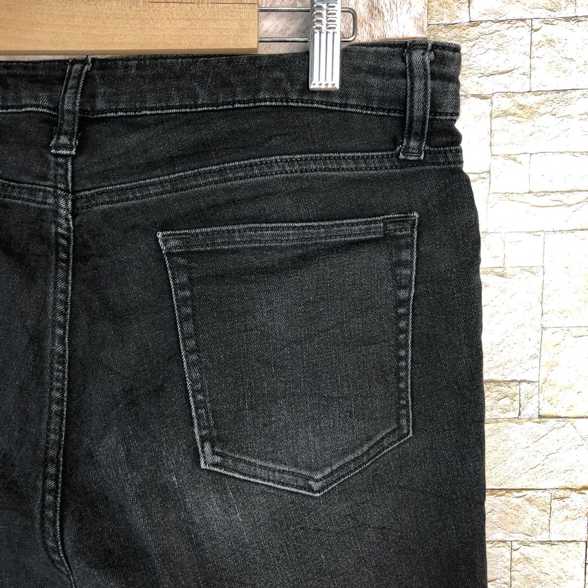 Uniqlo Uniqlo Jeans Black Denim Pants #7596 Size US 31 - 18 Thumbnail