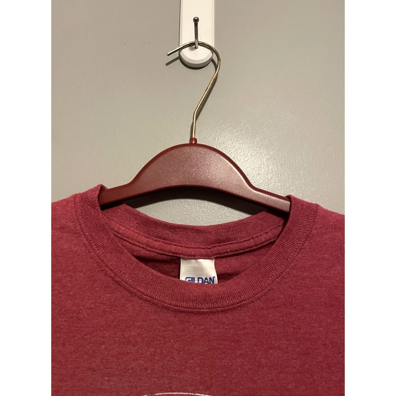 Gildan VINTAGE Florida Georgia Line Dig Your Roots Concert Tour 2016 T-shirt Mens L Red Band Logo Shirt Mens L Red Concert 2016 Size US L / EU 52-54 / 3 - 3 Thumbnail