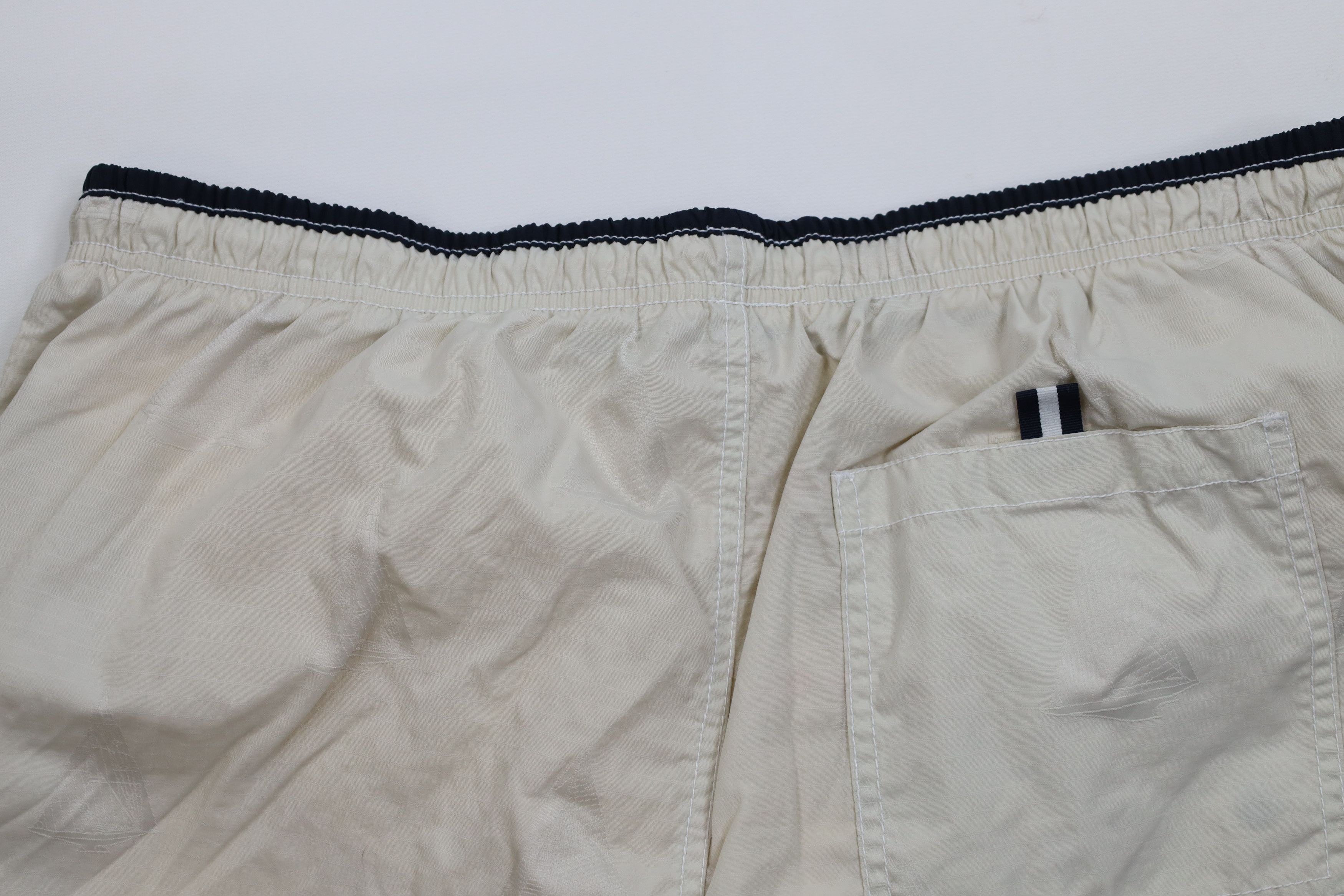 Tommy Hilfiger Vintage Y2K 2005 Tommy Hilfiger All Over Print Shorts Size US 36 / EU 52 - 10 Thumbnail