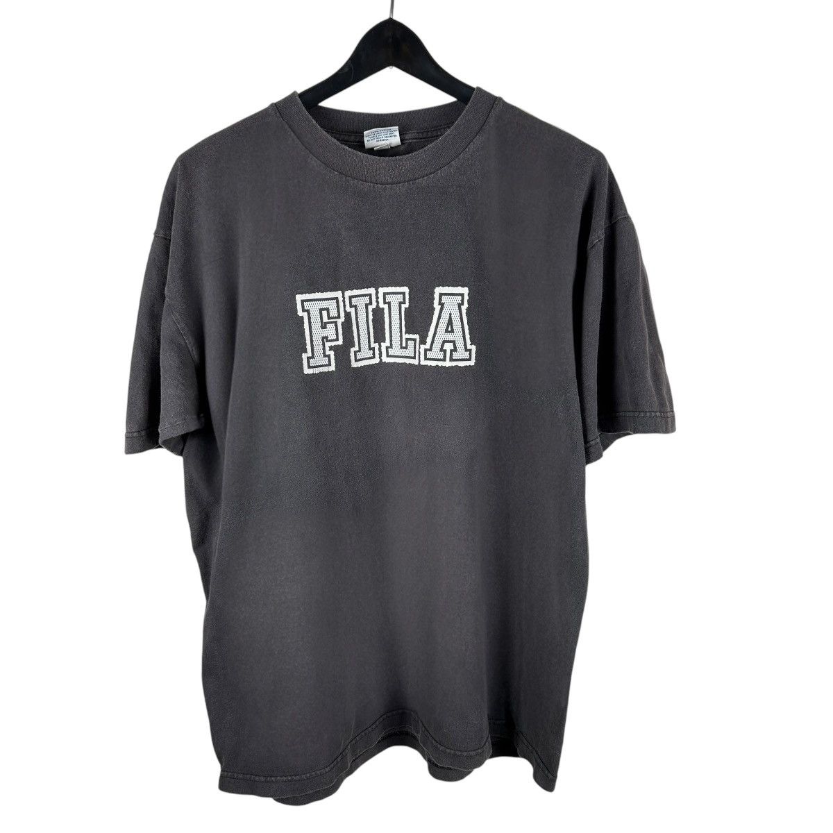 Fila × Vintage Vintage 90s Fila Perfect Faded Center Logo Shirt Size US XL / EU 56 / 4 - 1 Thumbnail