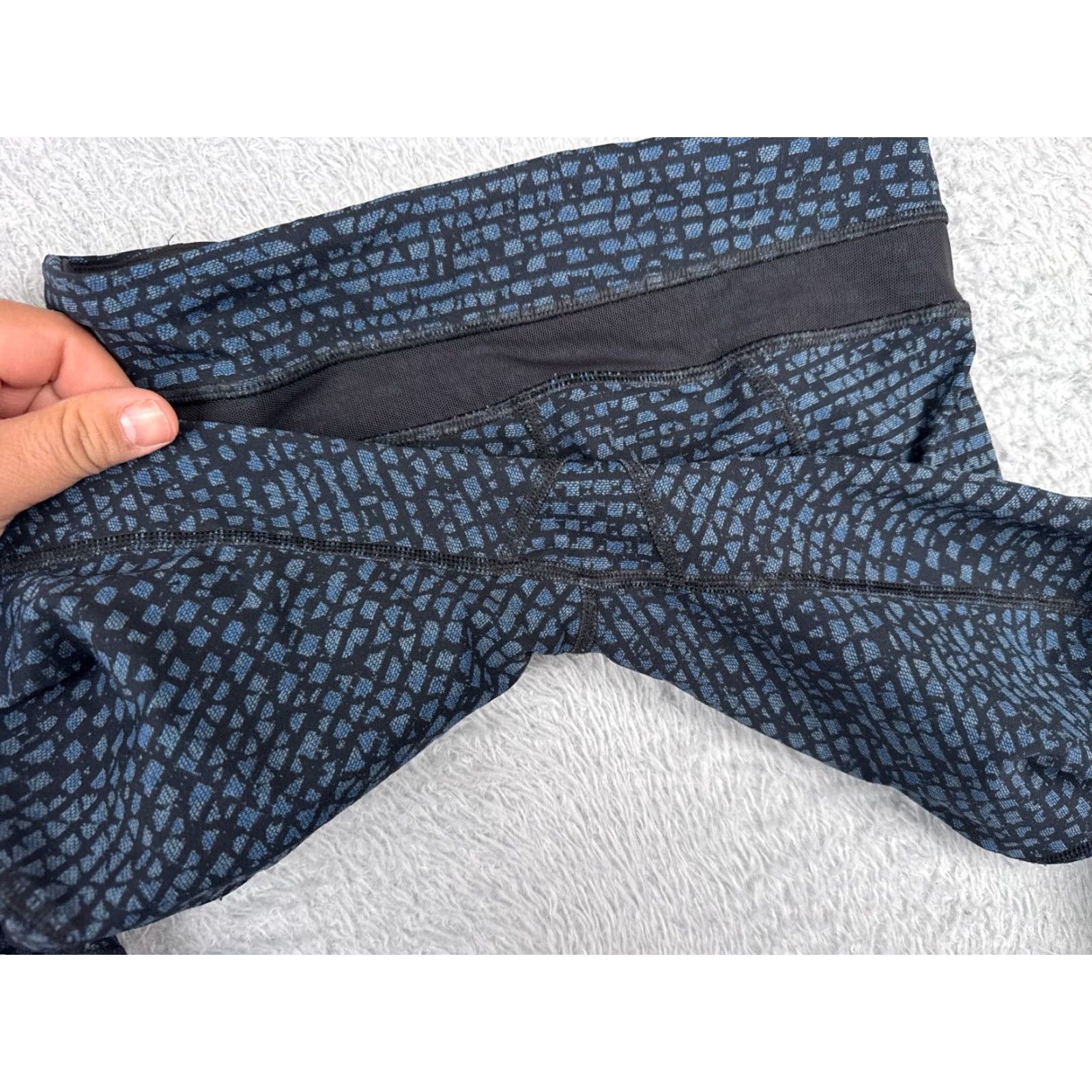 Lululemon Lululemon Pants Women 4 Blue Black Inspire Tight II Luxtreme Run W5AA6S Size 27" / US 4 / IT 40 - 5 Thumbnail
