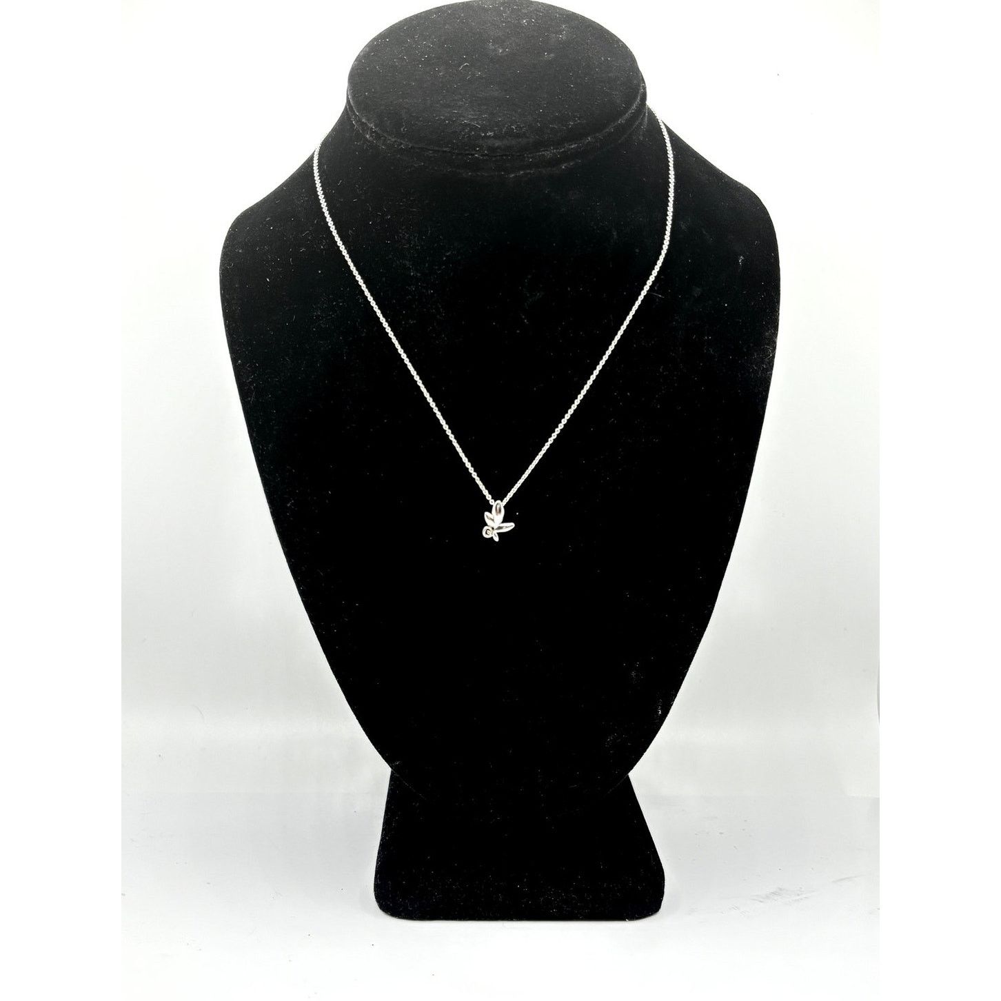 Tiffany & Co. TIFFANY & CO. Paloma Picasso Olive Leaf Necklace Size ONE SIZE - 2 Thumbnail