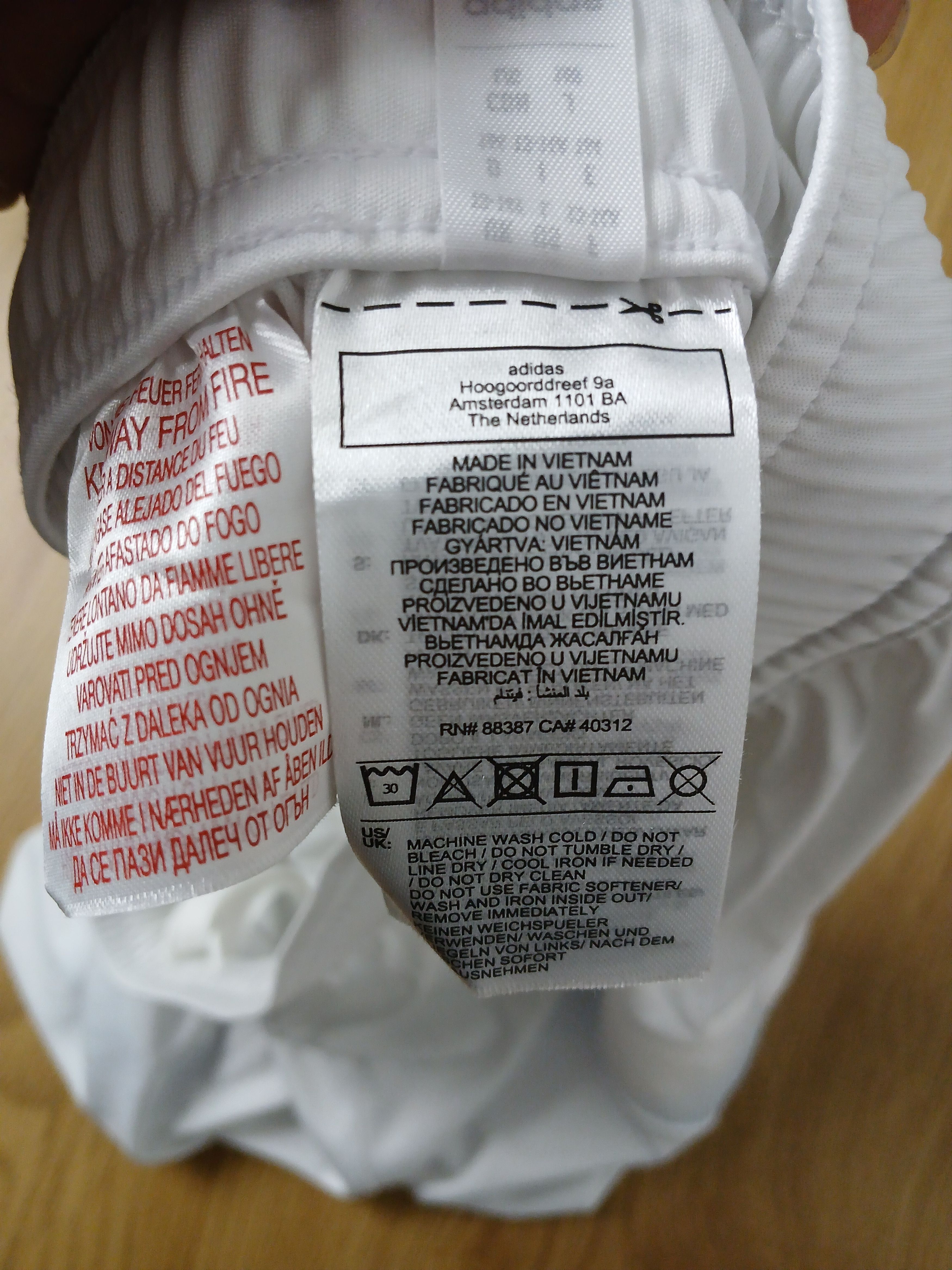 Adidas New KIDS Italy National Team Football Shorts Size US 26 / EU 42 - 8 Thumbnail