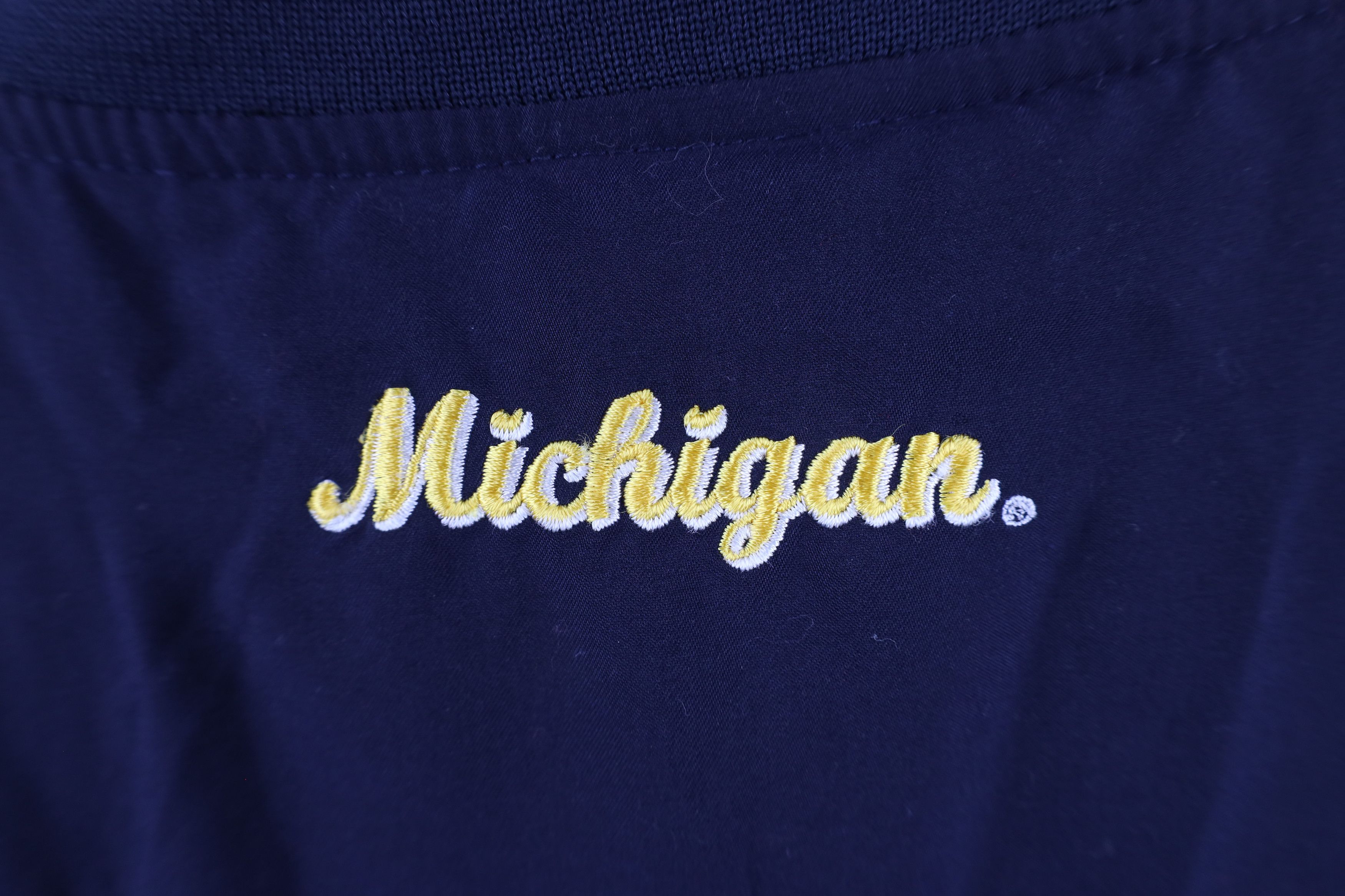 Vintage Vintage 90s Out University of Michigan Pullover Jacket Blue Size US M / EU 48-50 / 2 - 11 Thumbnail