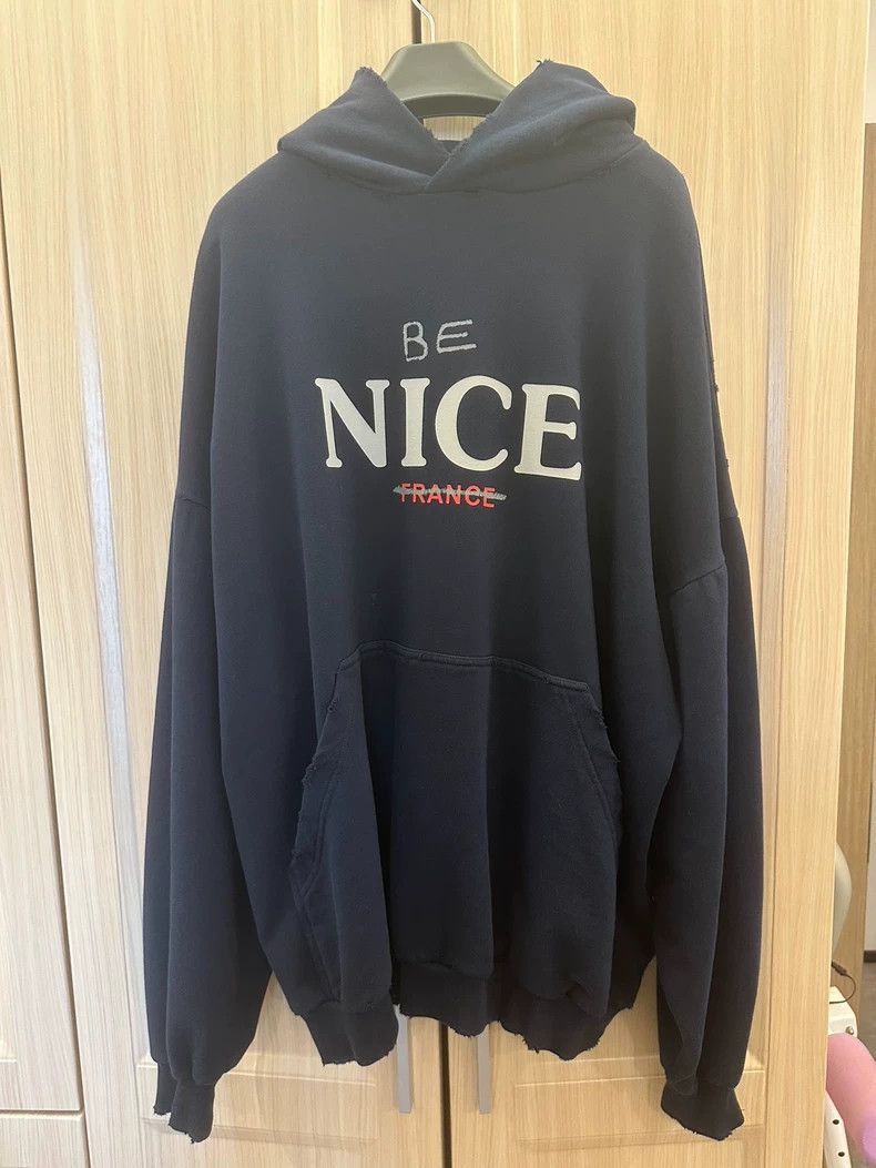 Balenciaga Balenciaga Destroyed sweater Size US M / EU 48-50 / 2 - 1 Thumbnail