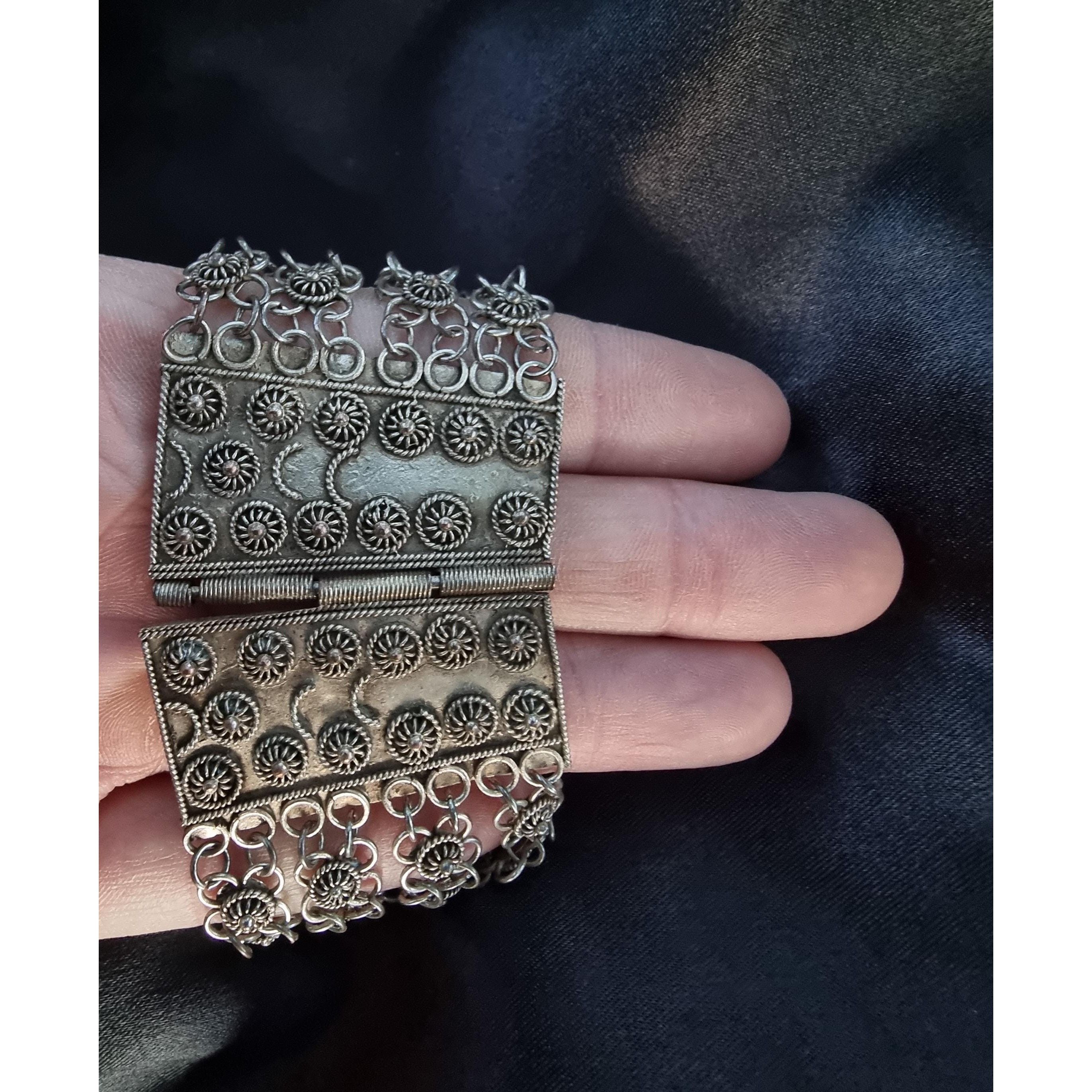 Other Vintage Antique Bracelet Trombone Slide Closure Silver Tone Size ONE SIZE - 4 Thumbnail